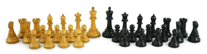 A Jaques & Son Staunton pattern ebony and boxwood chess set, in original box, Kings 9.5cm***