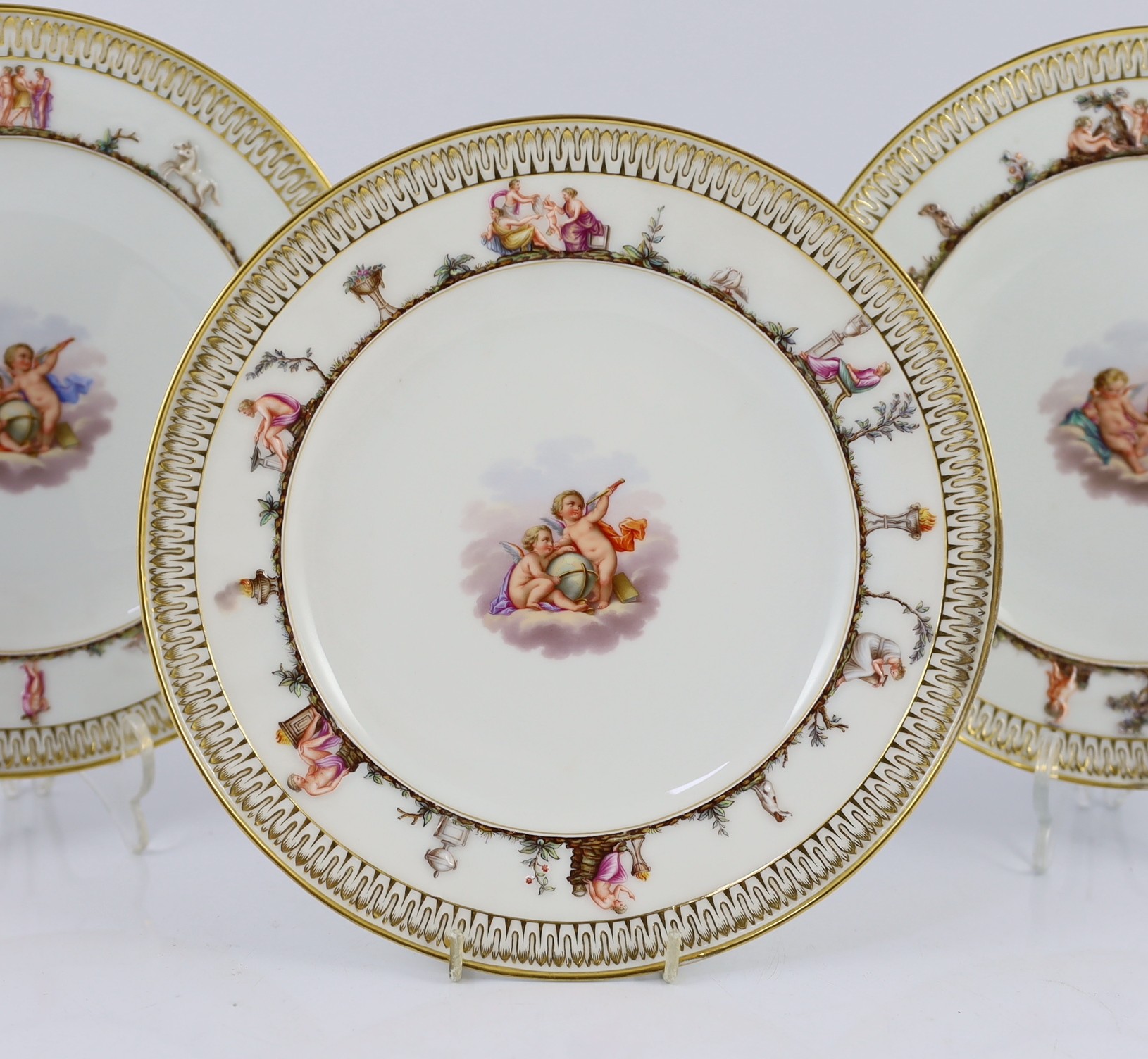A set of five Meissen Capo di Monte style plates, 19th century, each painted to the centre with - Image 6 of 9