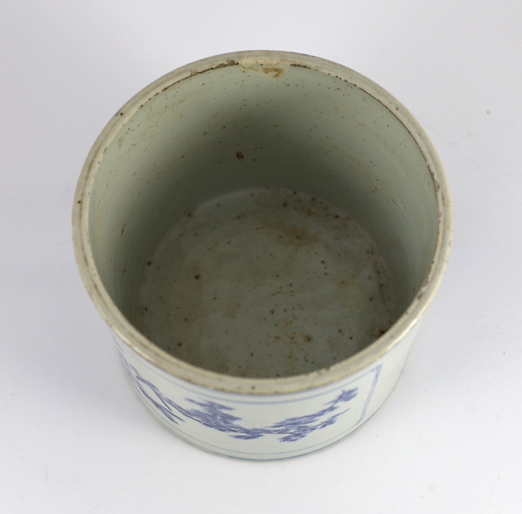 A Chinese blue and white ‘landscape’ brushpot, bitong, Kangxi period, painted to rectangular - Image 6 of 7