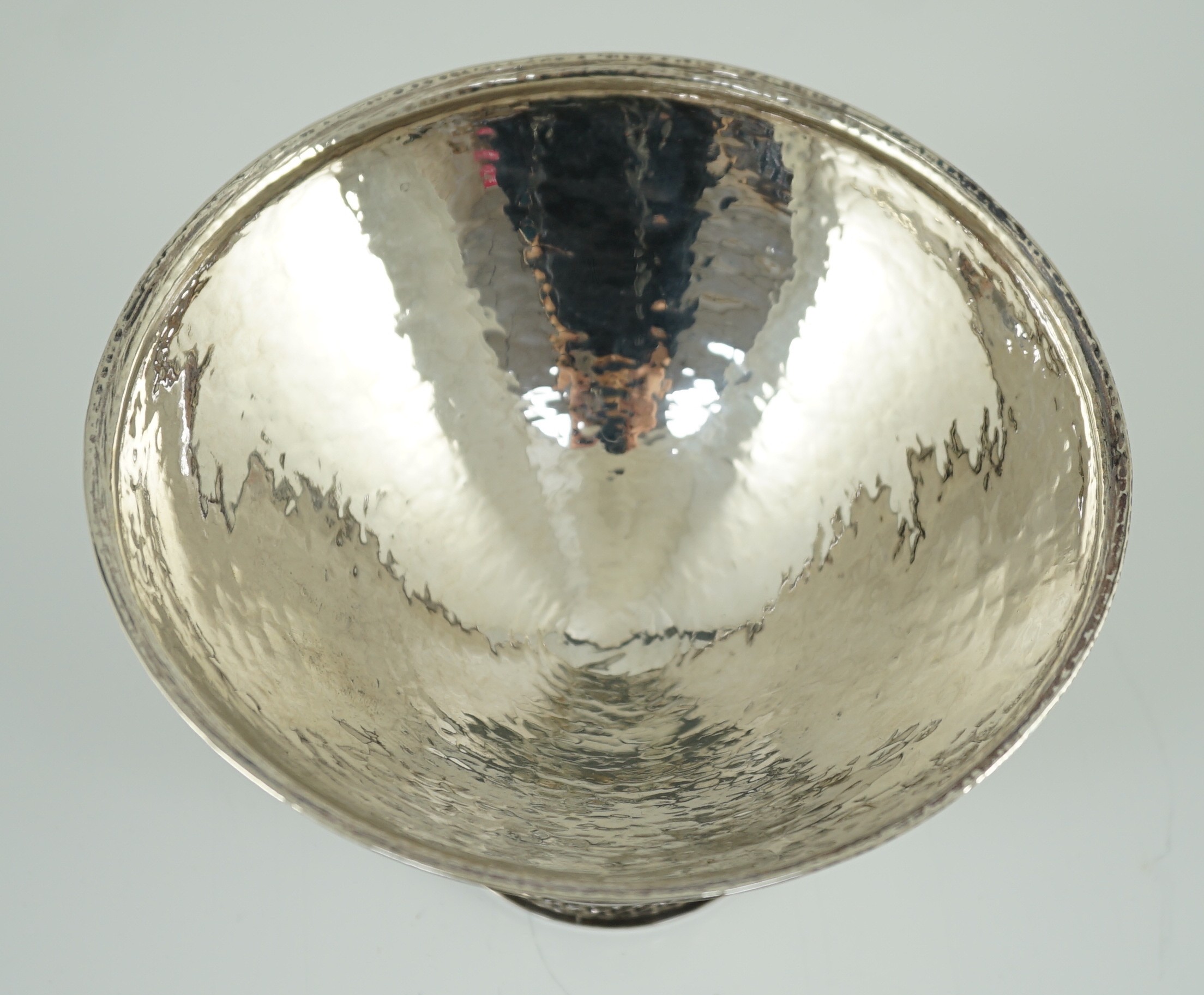 A George V Omar Ramsden planished silver pedestal bowl, with knopped stem, on circular foot, with - Image 2 of 5
