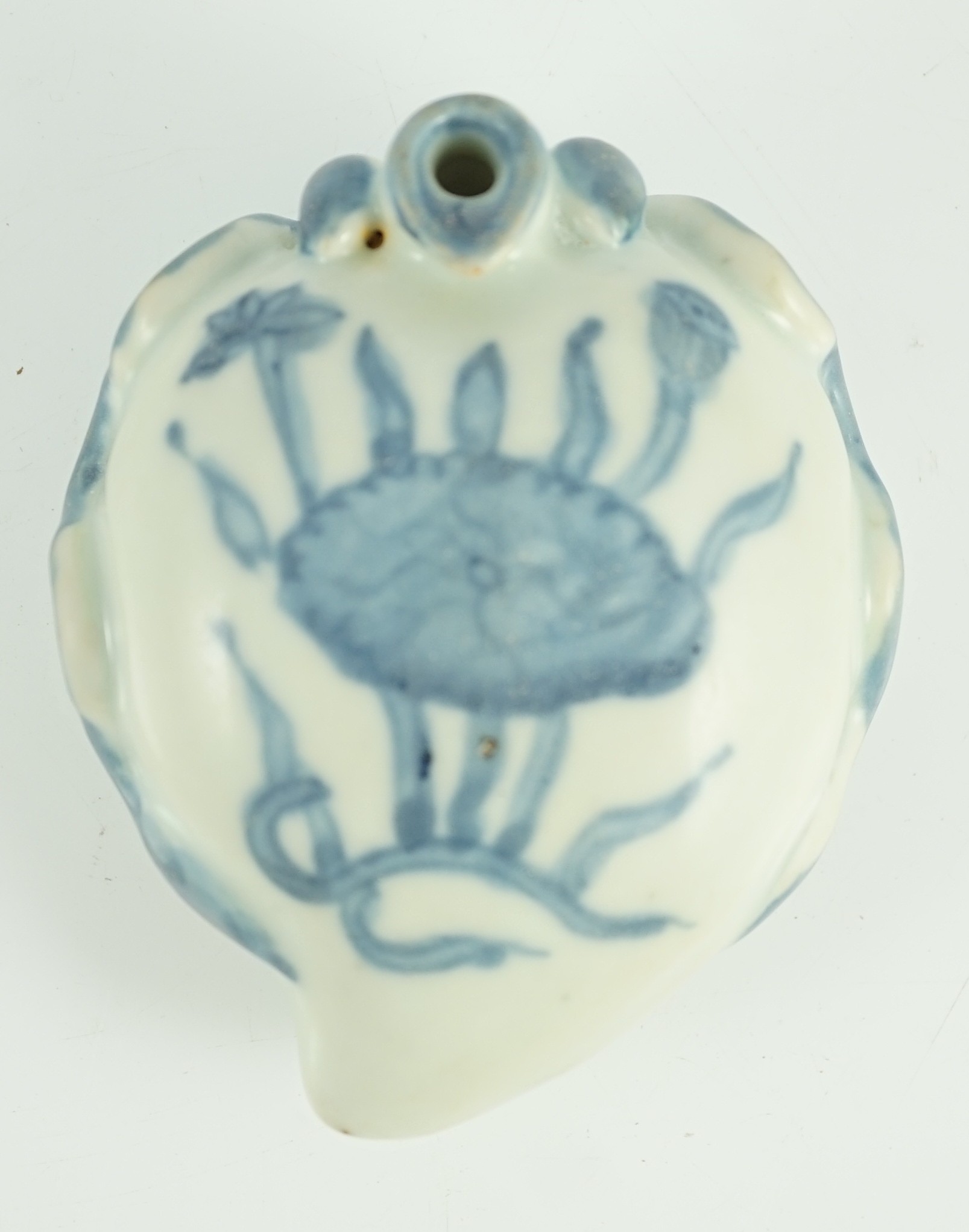 A Chinese Ming blue and white peach form waterdropper, applied with scrolling tendrils and a small - Image 3 of 5