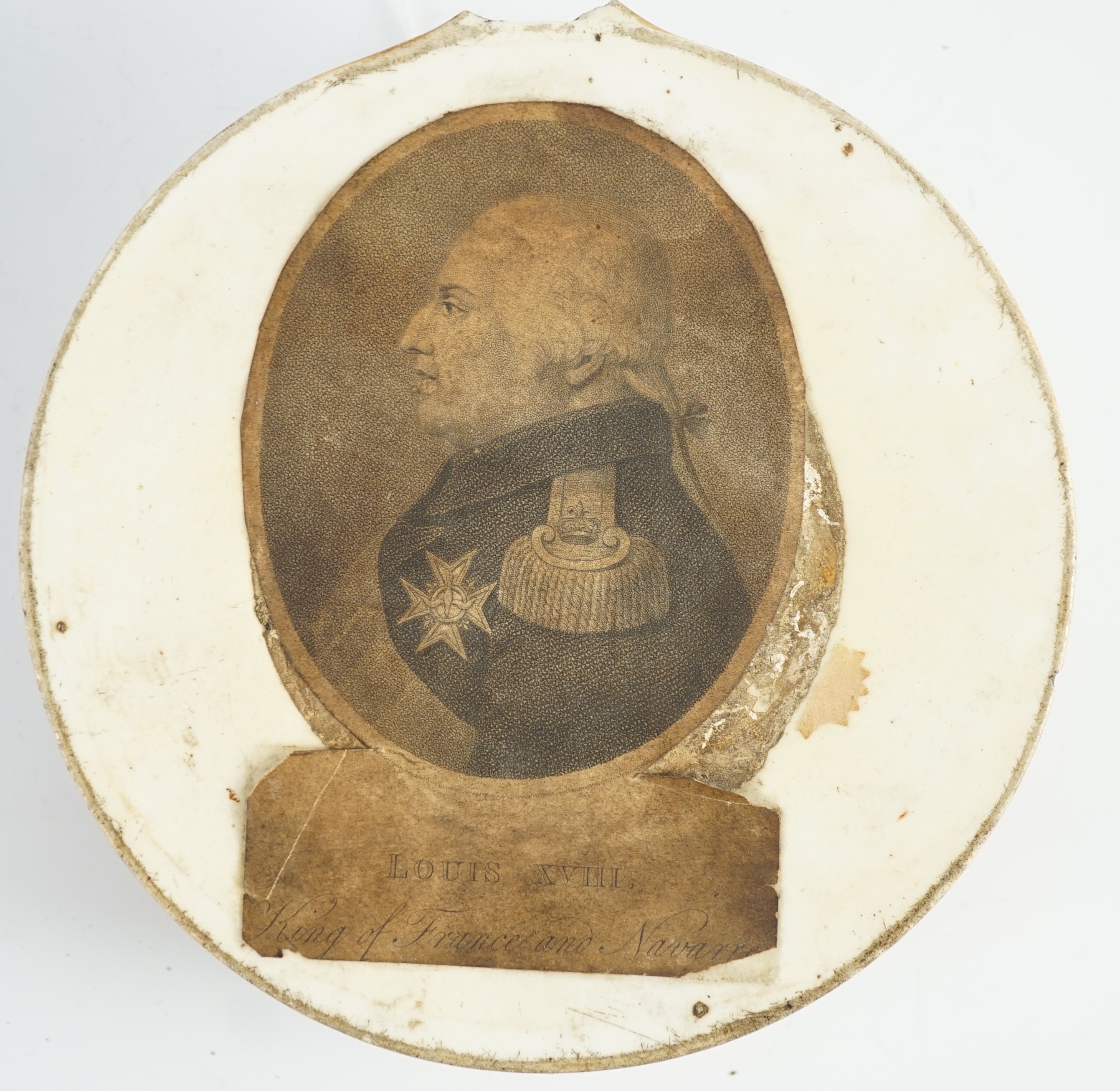 A Louis XVIII glass sulphide portrait plaque, in a gilded porcelain frame, c.1820, the cristallo- - Image 3 of 3