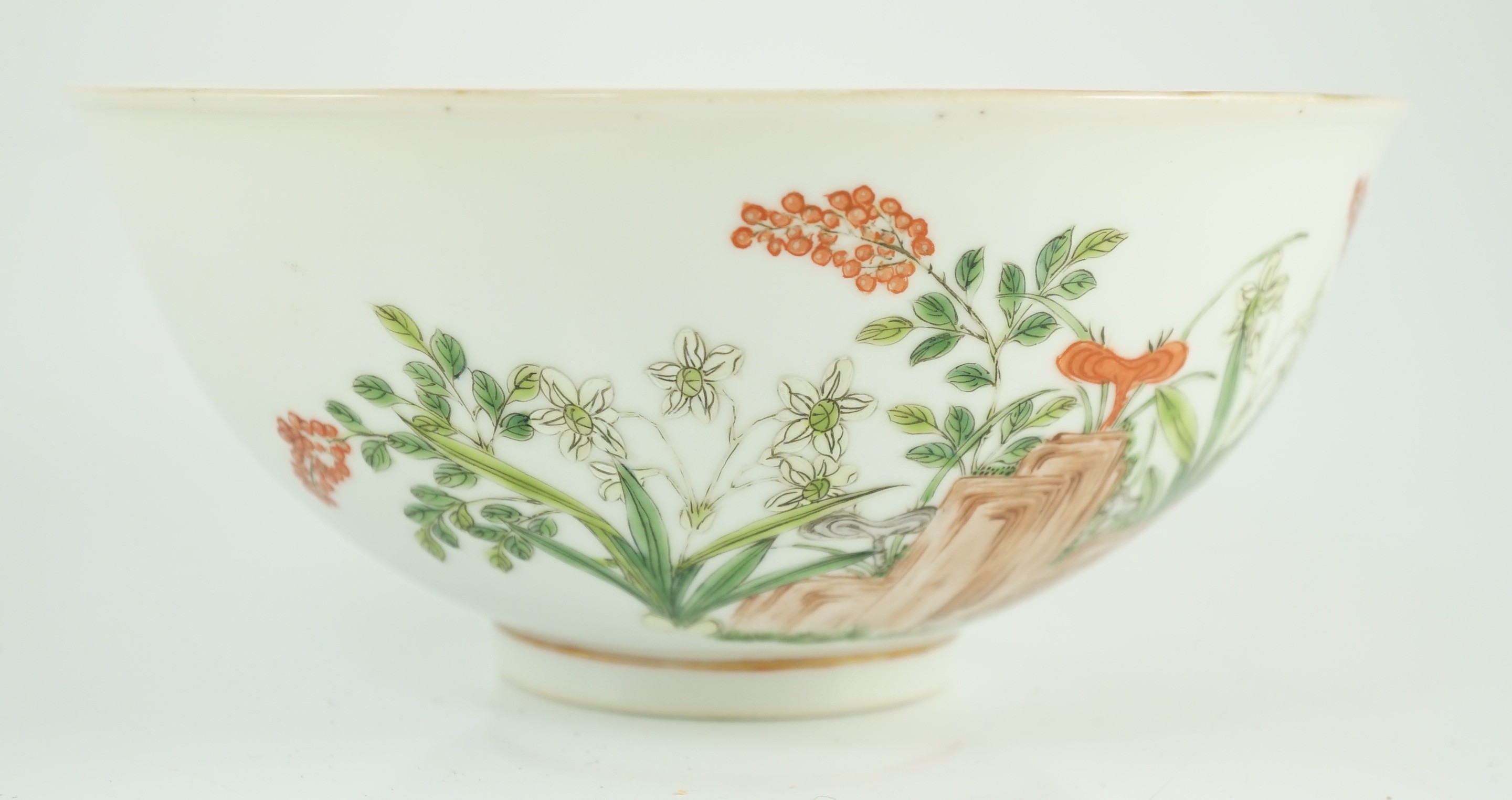 A Chinese famille rose bowl, Guangxu period, painted with rocks, linzghi fungus, a fruiting peach - Image 4 of 7