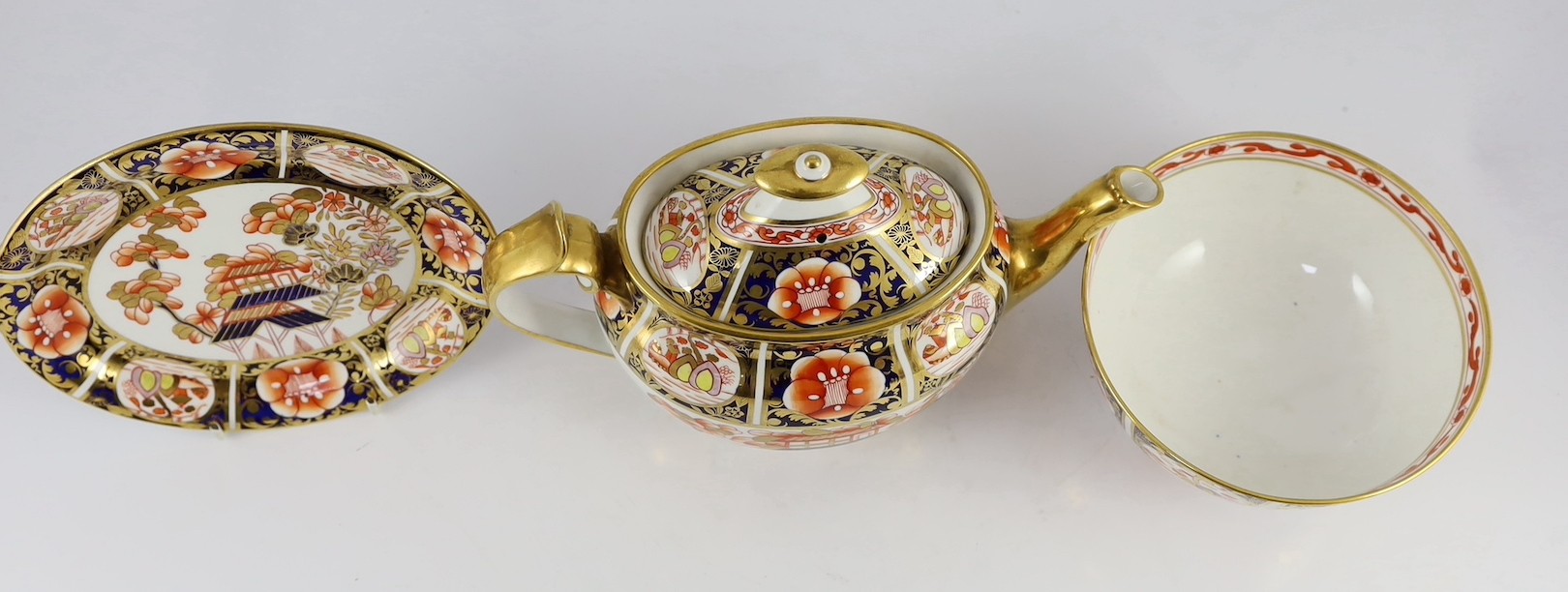 A Spode part tea service painted in Imari style with pattern 1956, c.1820, comprising a teapot cover - Image 11 of 14