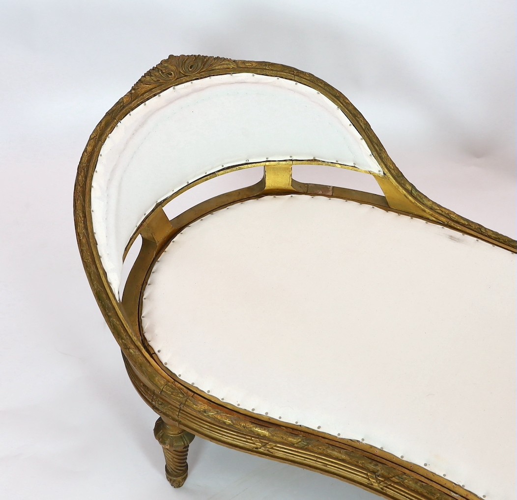 A 19th century Louis XVI style giltwood chaise longue, with reeded ribbon tied rails, acanthus - Image 4 of 6