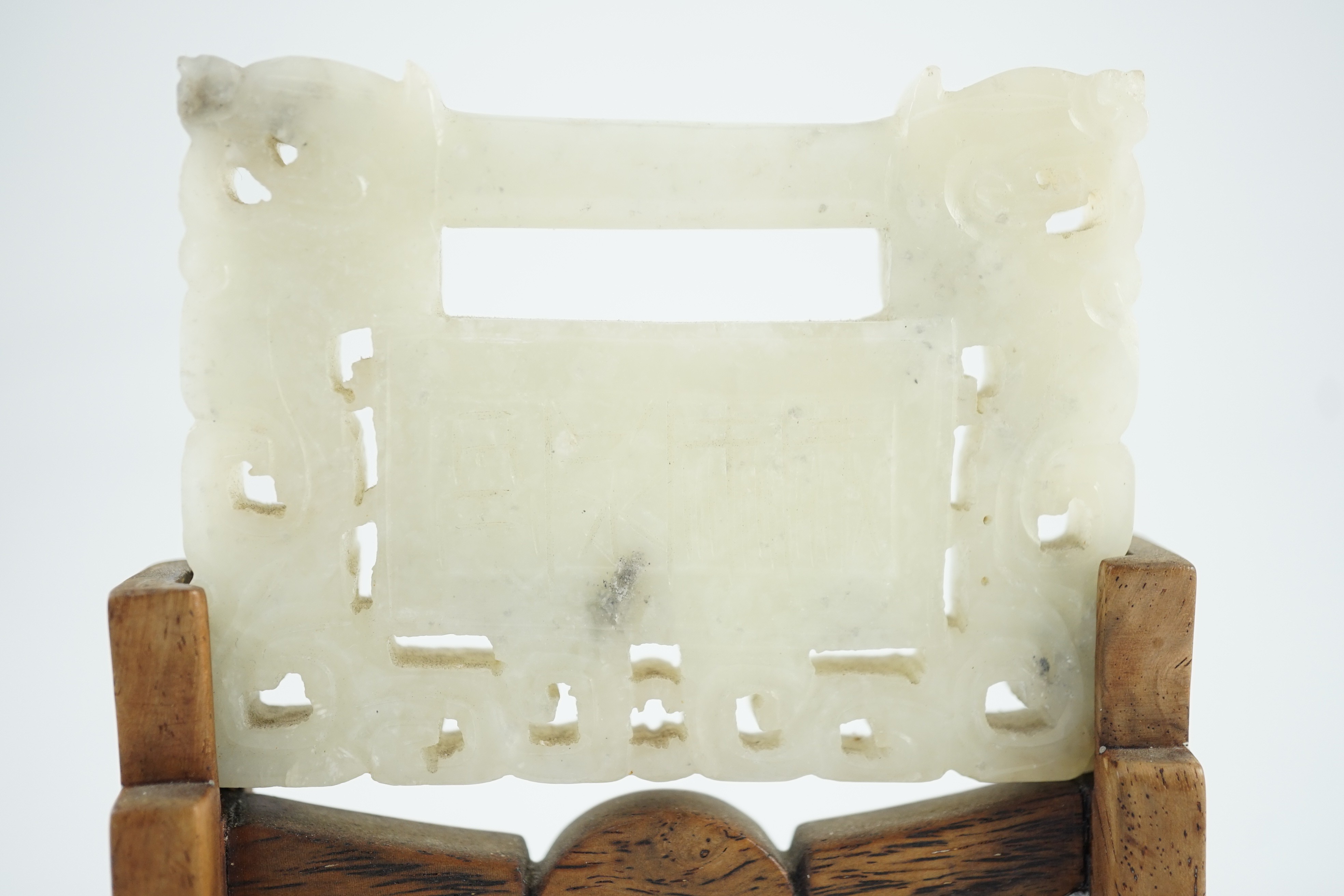 A Chinese speckled white jade ‘lock’ pendant plaque, 19th/20th century, one side carved with a - Image 7 of 7