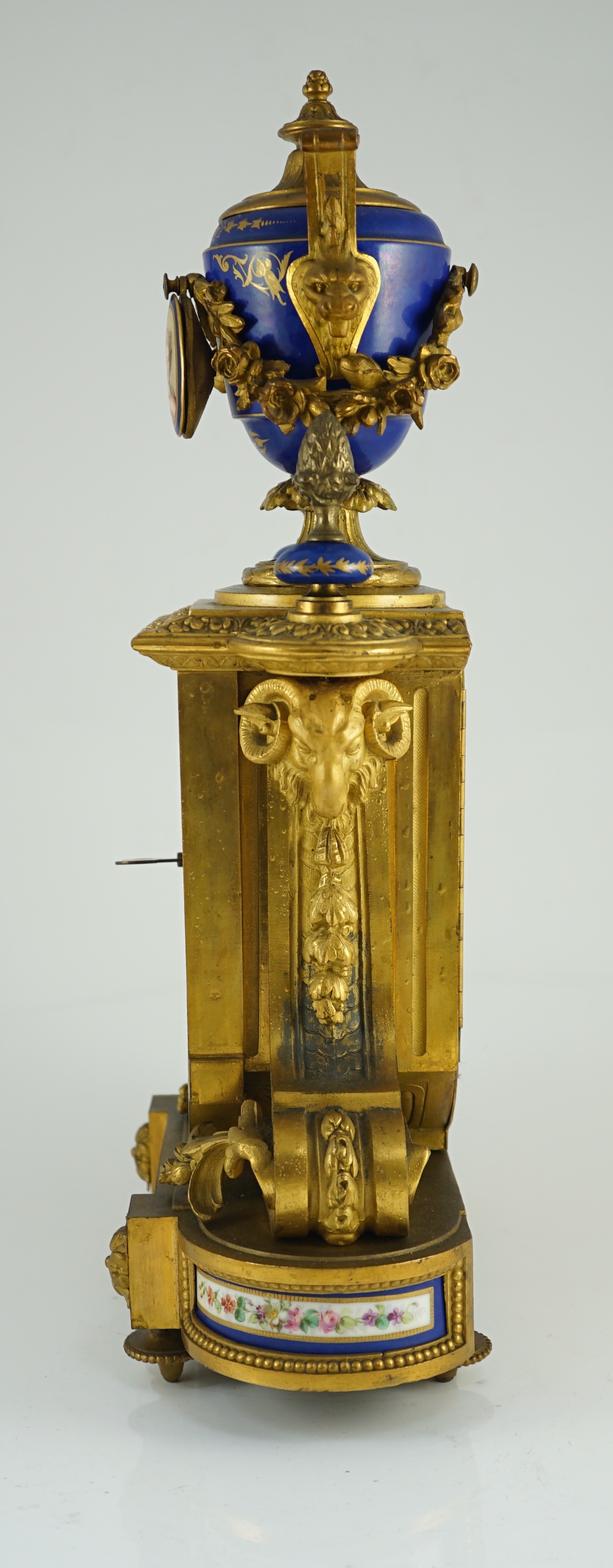 A 19th century French ormolu and Sevres style porcelain mantel clock, with architectural urn - Image 4 of 6