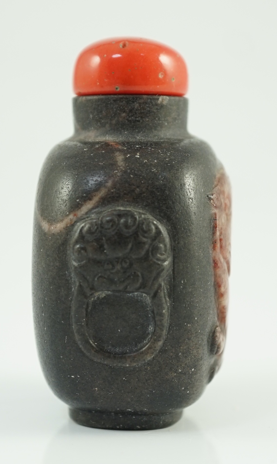 A Chinese two colour marble cameo ‘tiger’ snuff bottle, 19th century, of flattened oblong form, - Image 4 of 8