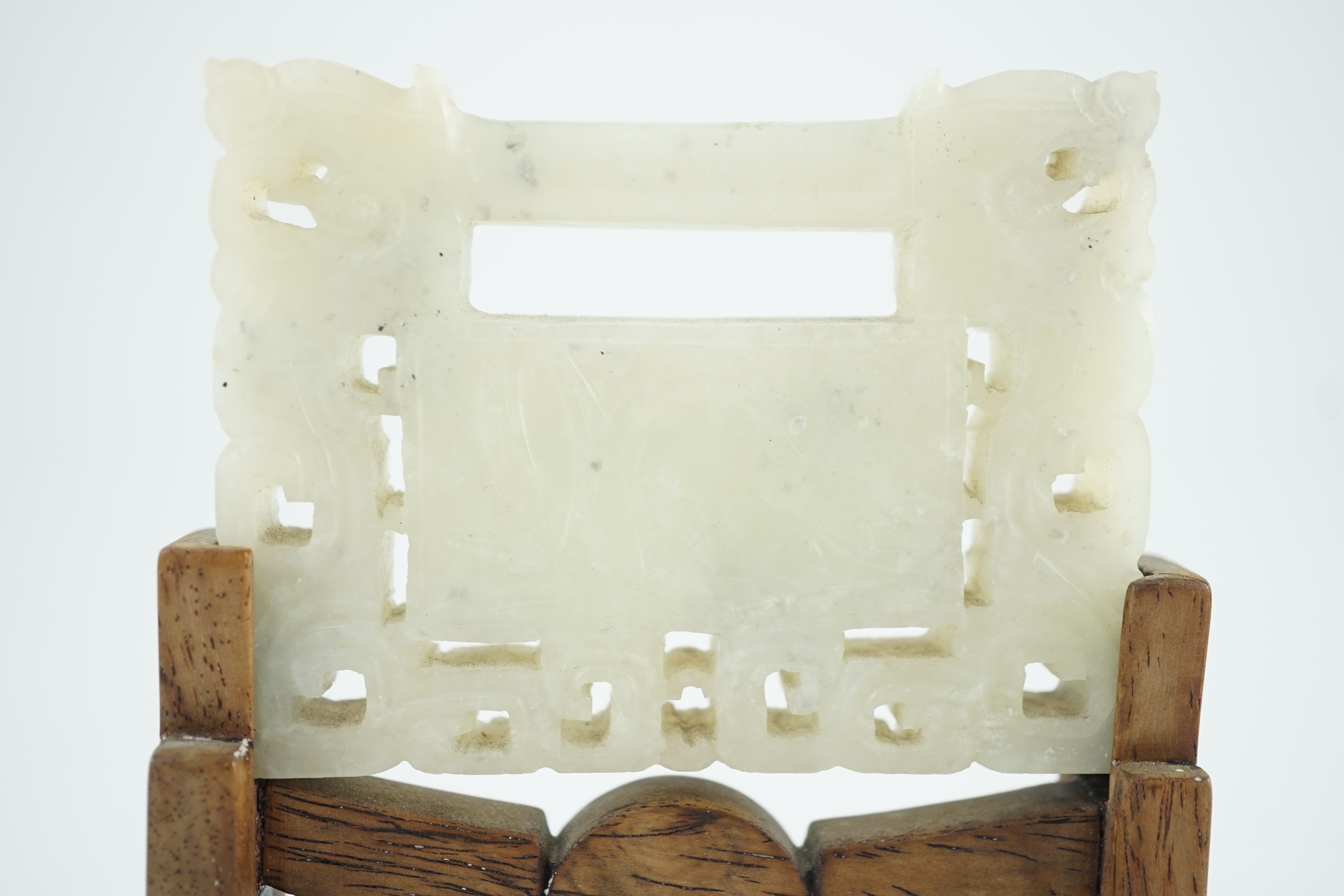 A Chinese speckled white jade ‘lock’ pendant plaque, 19th/20th century, one side carved with a - Image 5 of 7