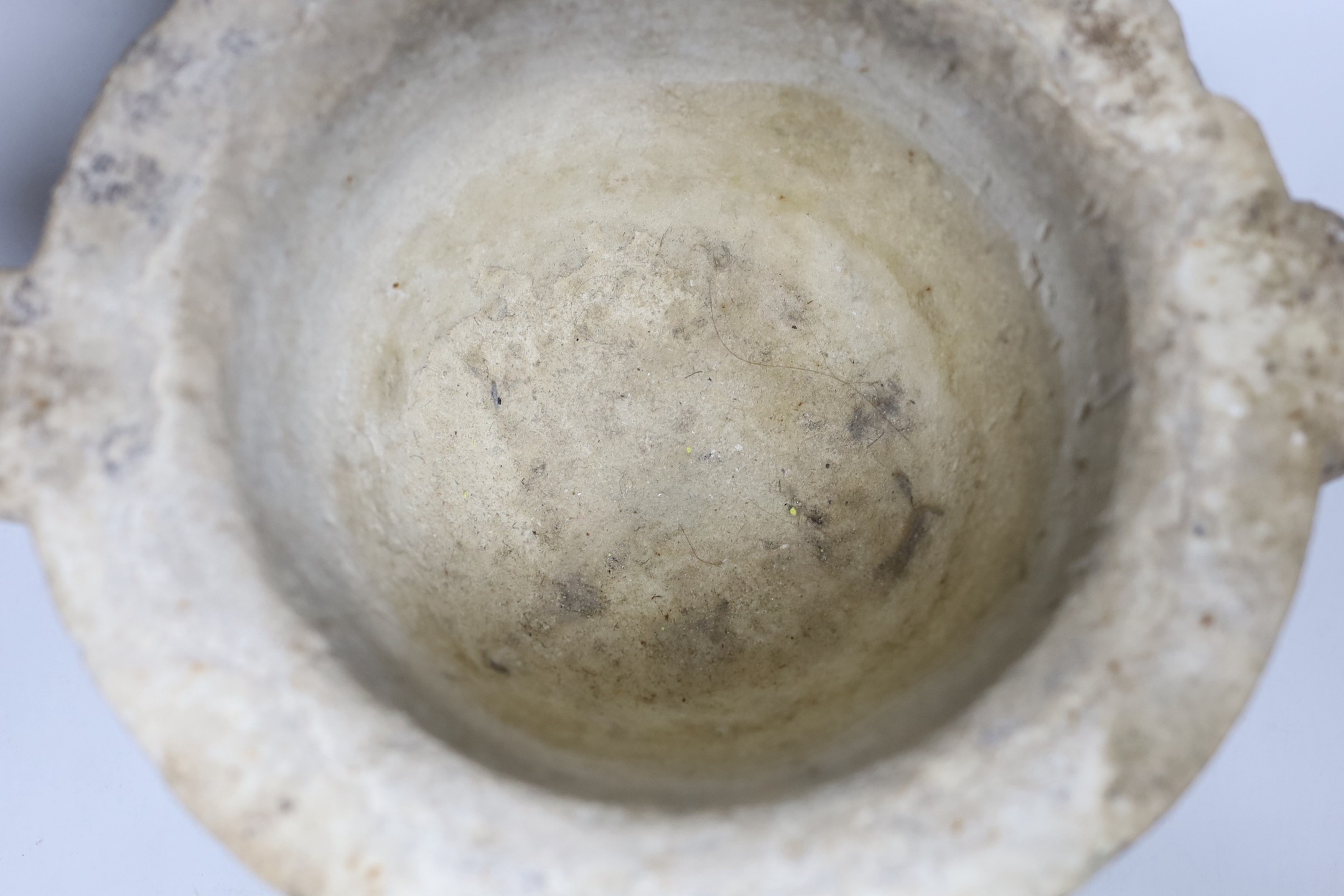 A 17th/18th century carved marble mortar, 31cm - Image 4 of 5