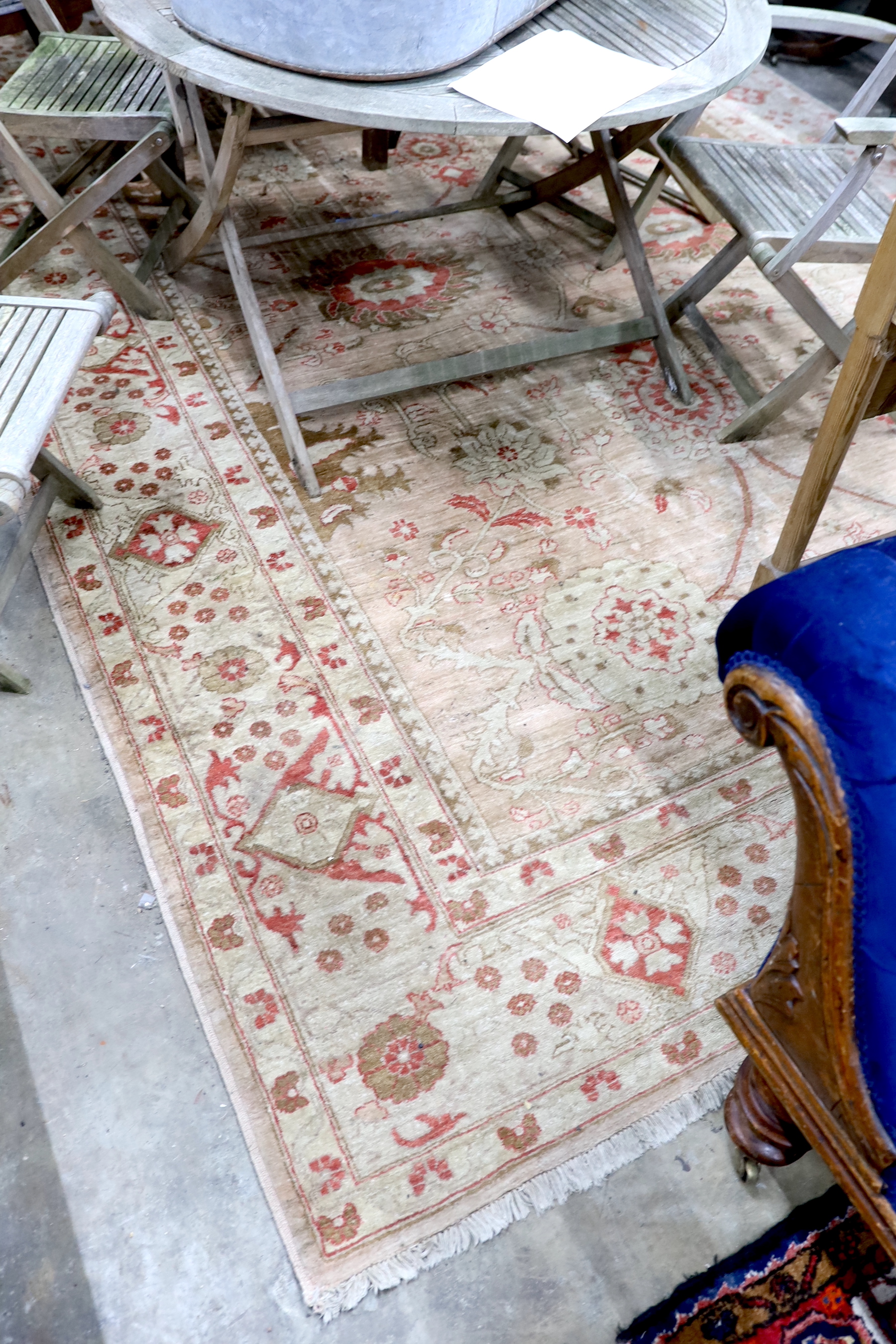 A Zeigler style ivory ground carpet, 380 x 280cm