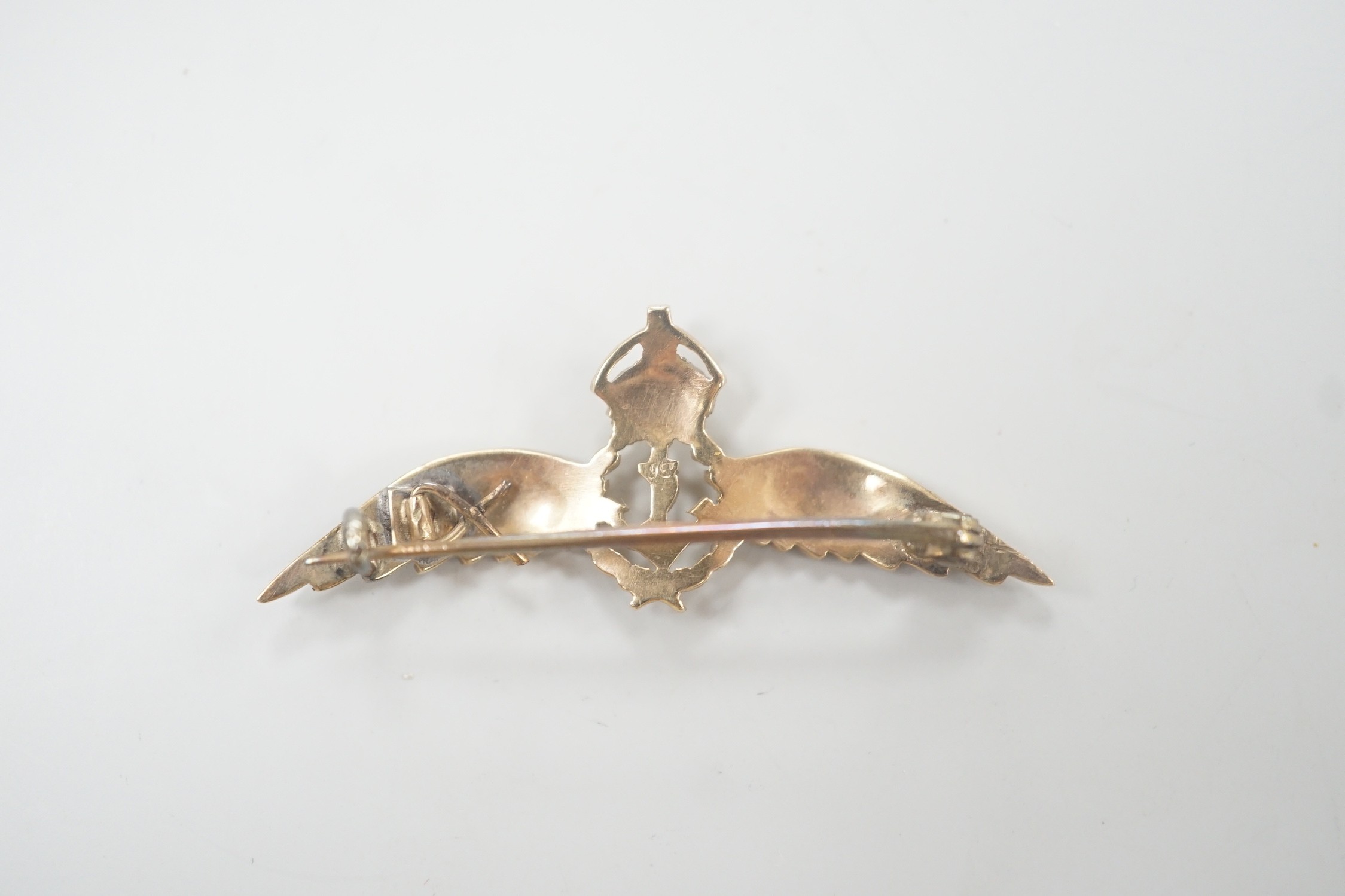 A 9ct RAF sweetheart’s brooch, 40mm, 2.6 grams. - Image 3 of 3