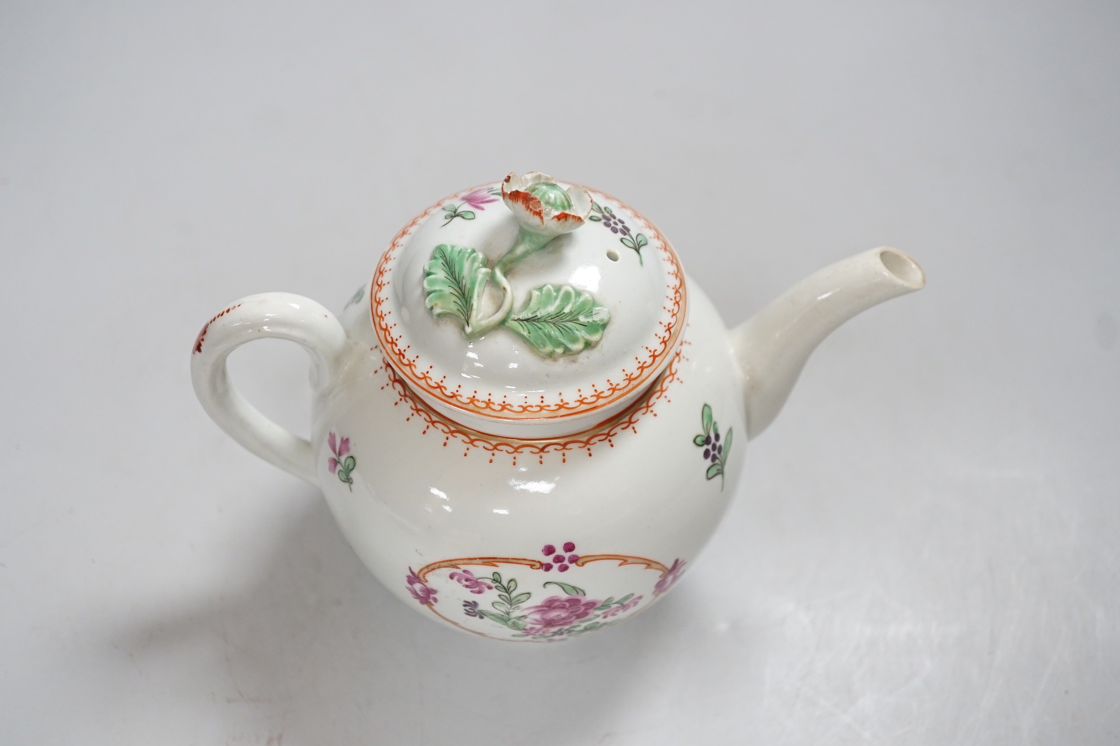 An 18th century Worcester teapot and cover painted in Chinese export style with flowers in an oval - Image 4 of 6