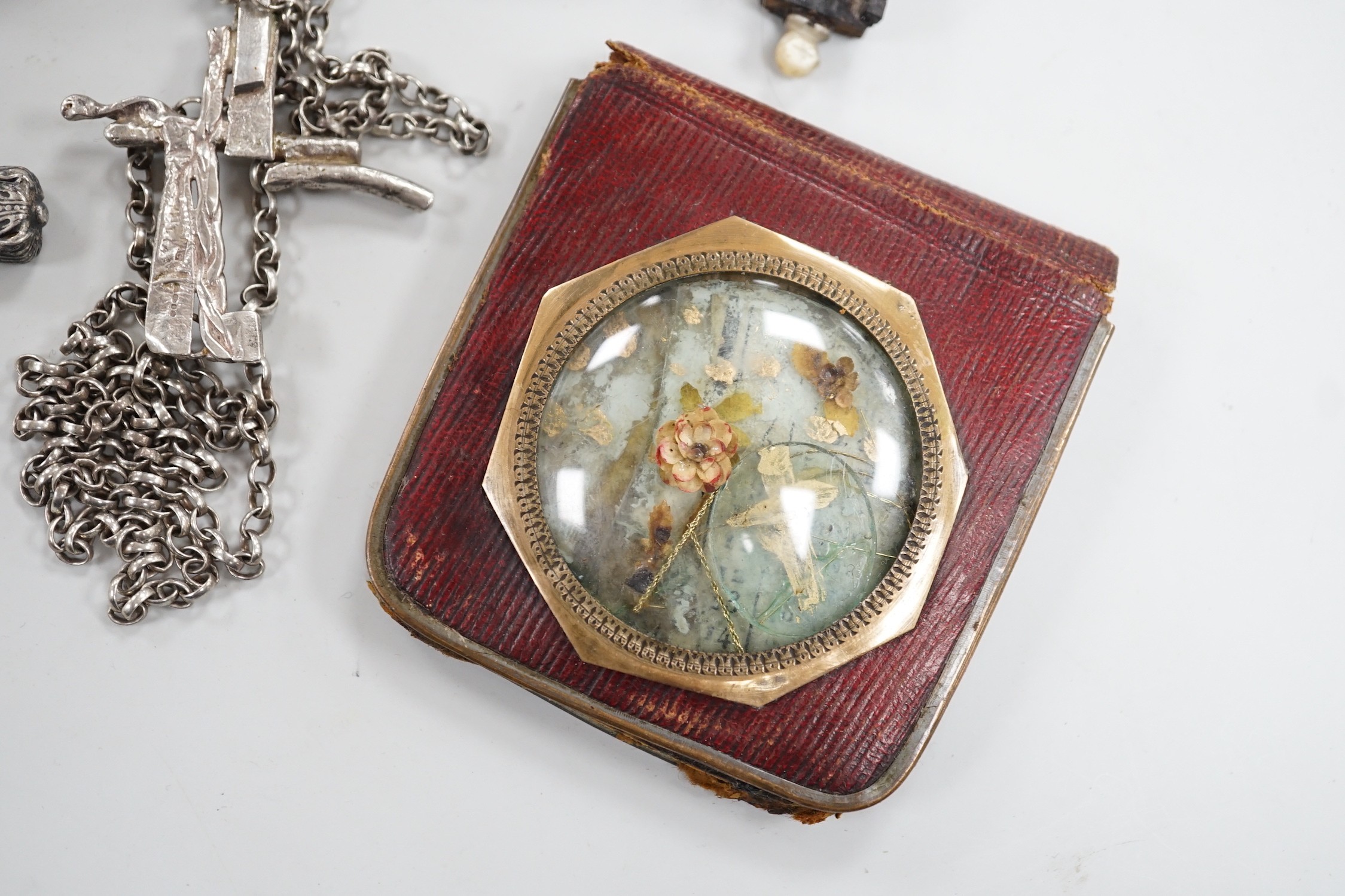 A group of catholic related collectables including Corpus Christi, rosary bead holders etc. - Image 4 of 5