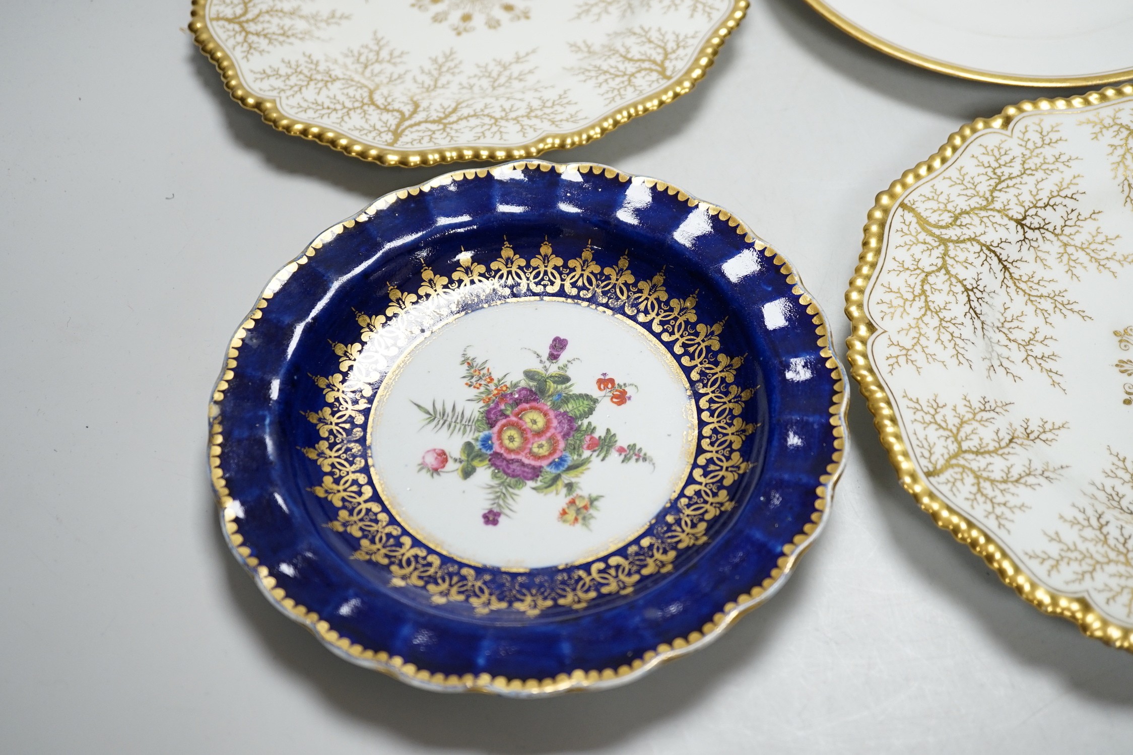 A Chamberlain's Worcester floral plate, and three Barr Flight & Barr plates, largest 22.5 cm - Image 5 of 8