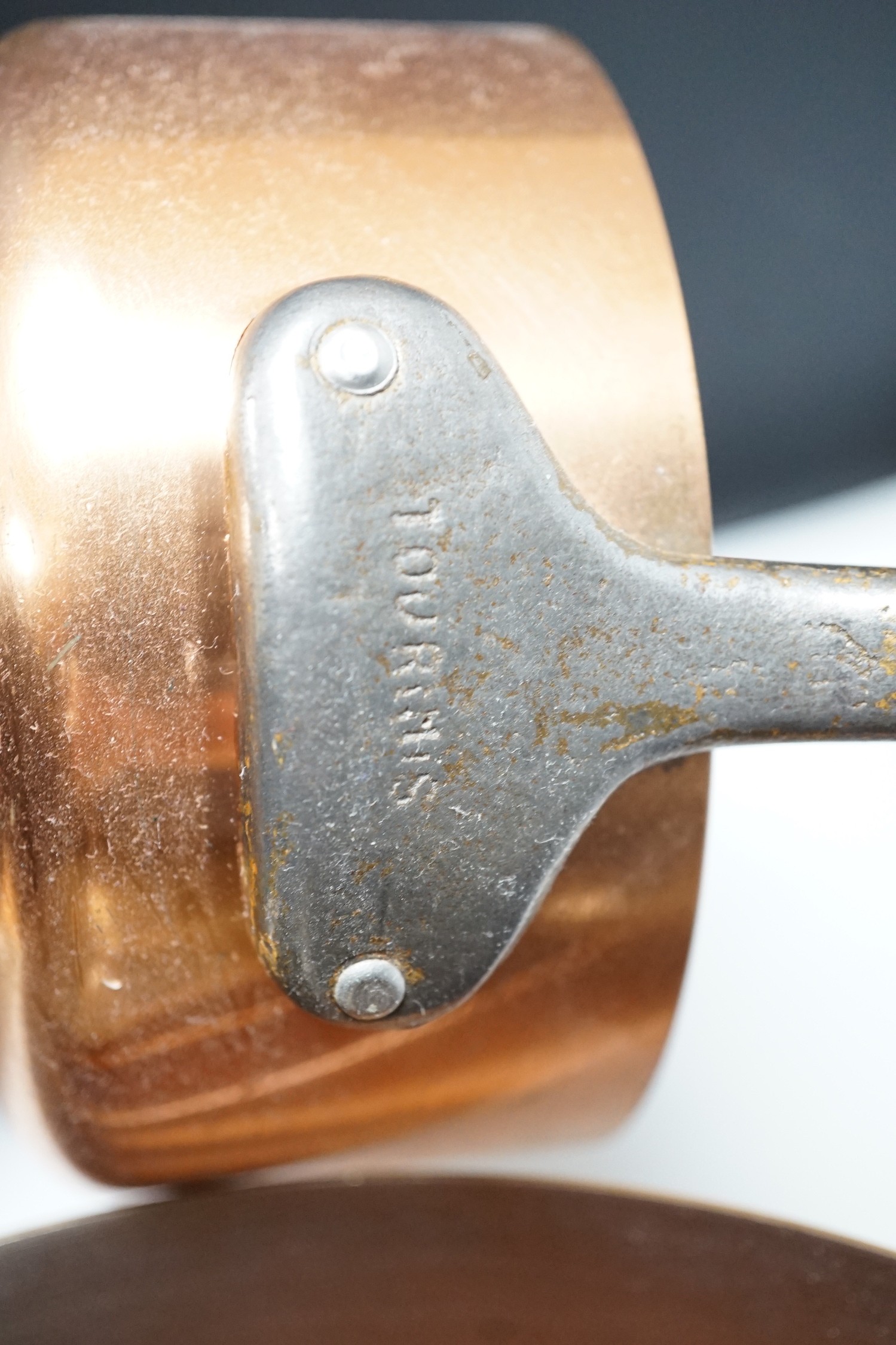 A set of French graduated copper saucepans, batterie de cuisine - Image 3 of 3