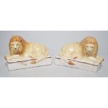 A pair of Staffordshire style lions, 15cm