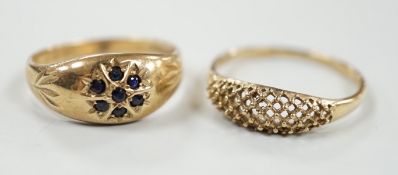 Two modern 9ct gold rings including set sapphire cluster, gross weight 4.2 grams.