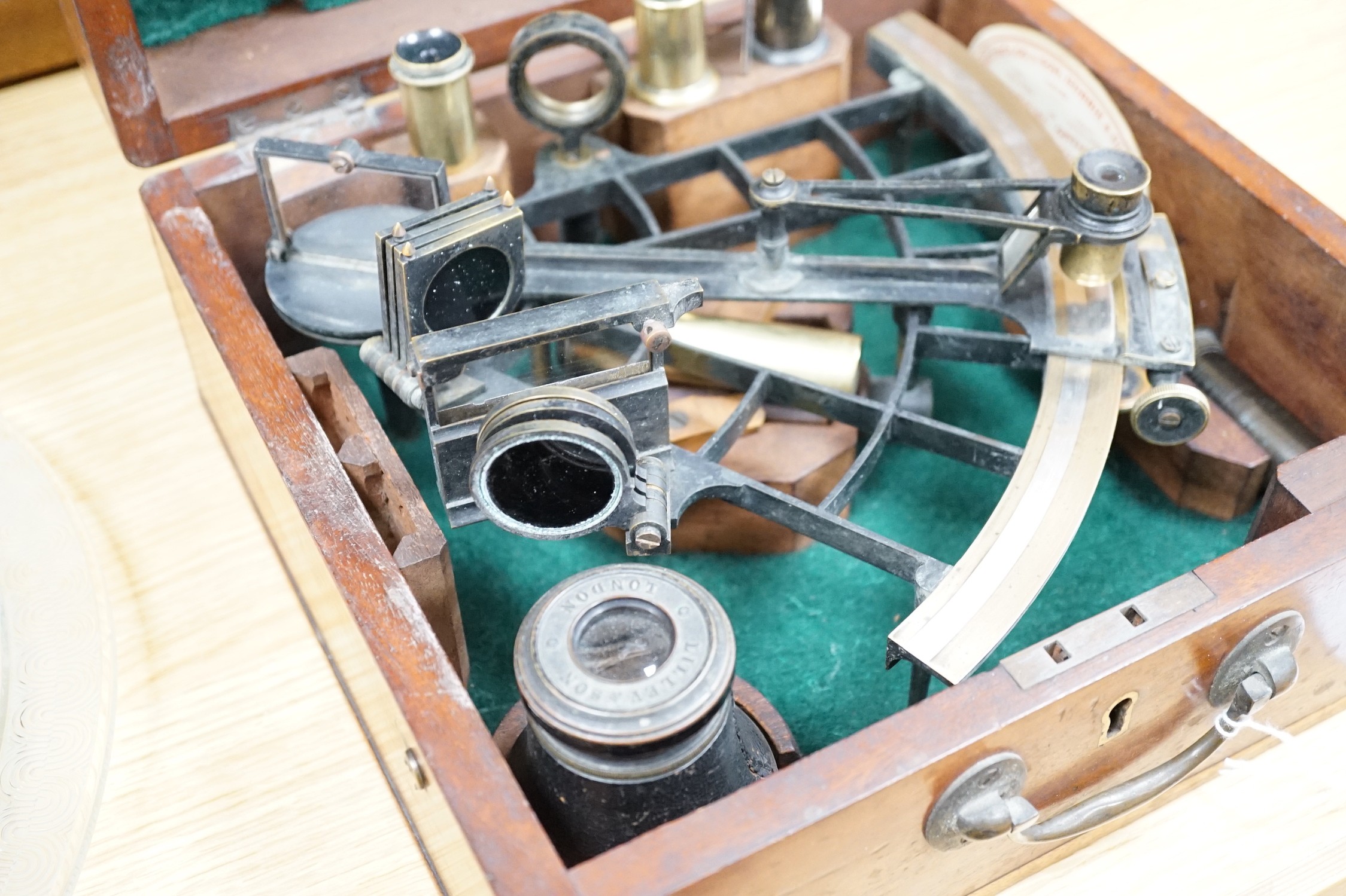 An early 20th century John Lilley & Son cased mahogany brass sextant - Image 5 of 5