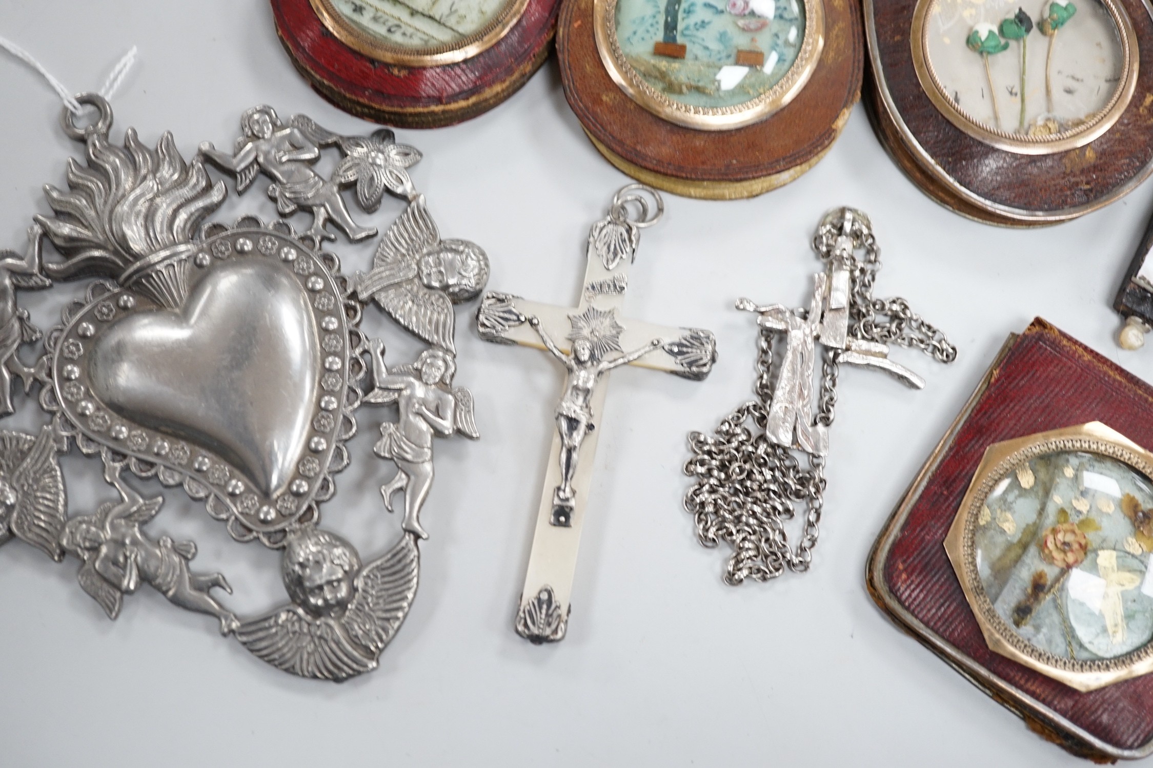 A group of catholic related collectables including Corpus Christi, rosary bead holders etc. - Image 5 of 5