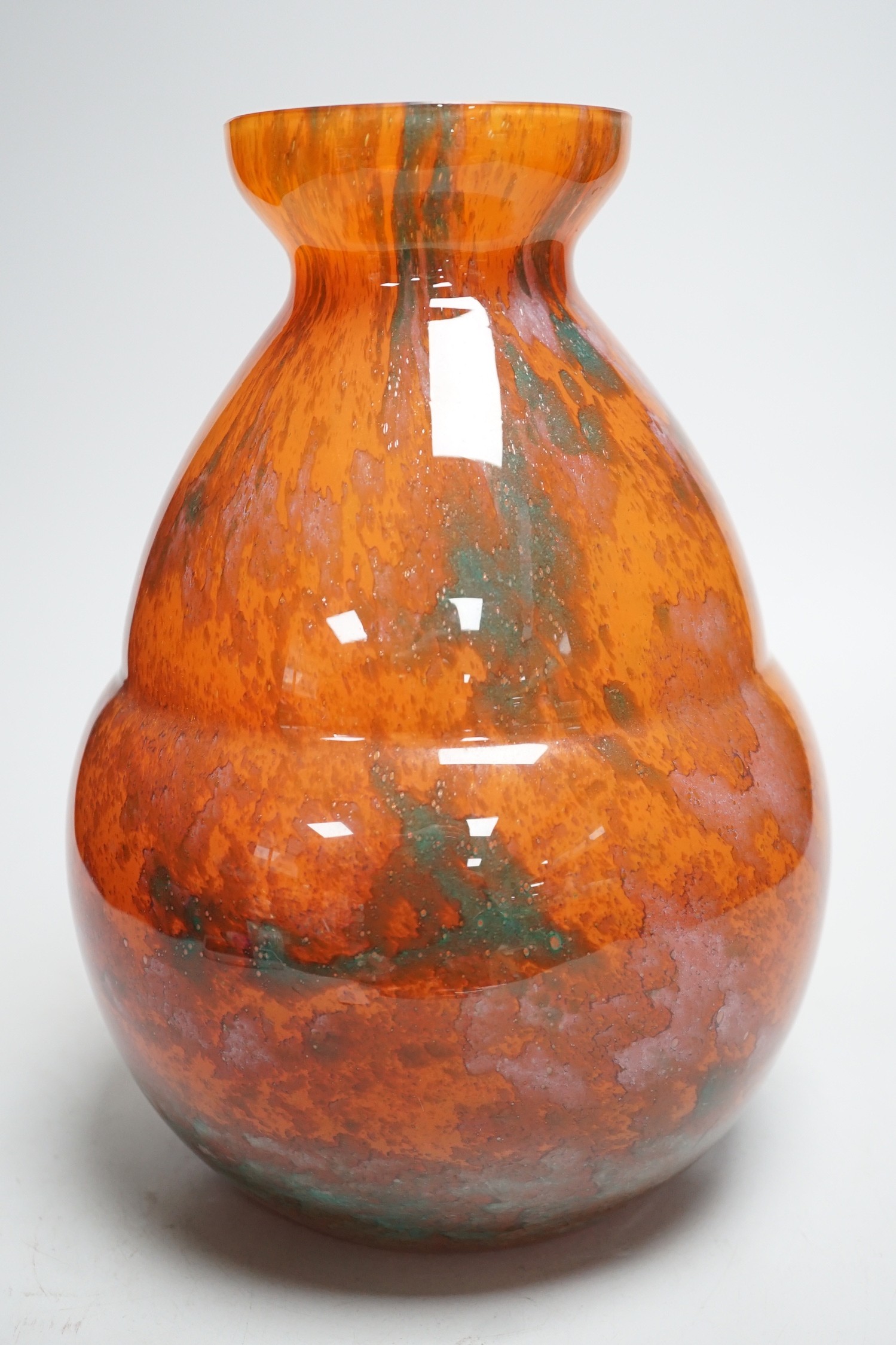 An Art Deco Art glass vase. 29cm tall - Image 3 of 4