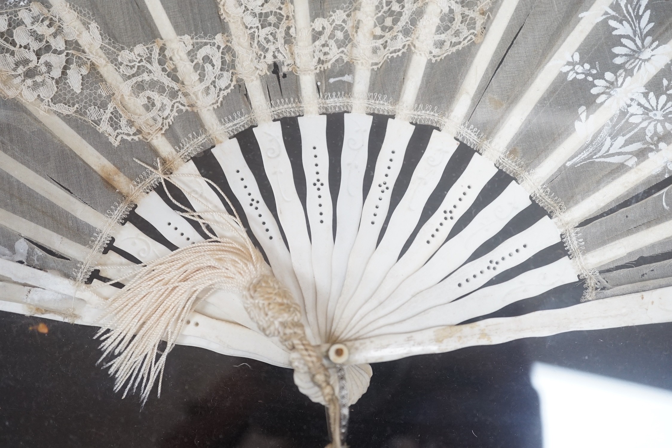 A pair of 19th century cased bone and painted lace fans, 40cm long excl frame - Image 5 of 9