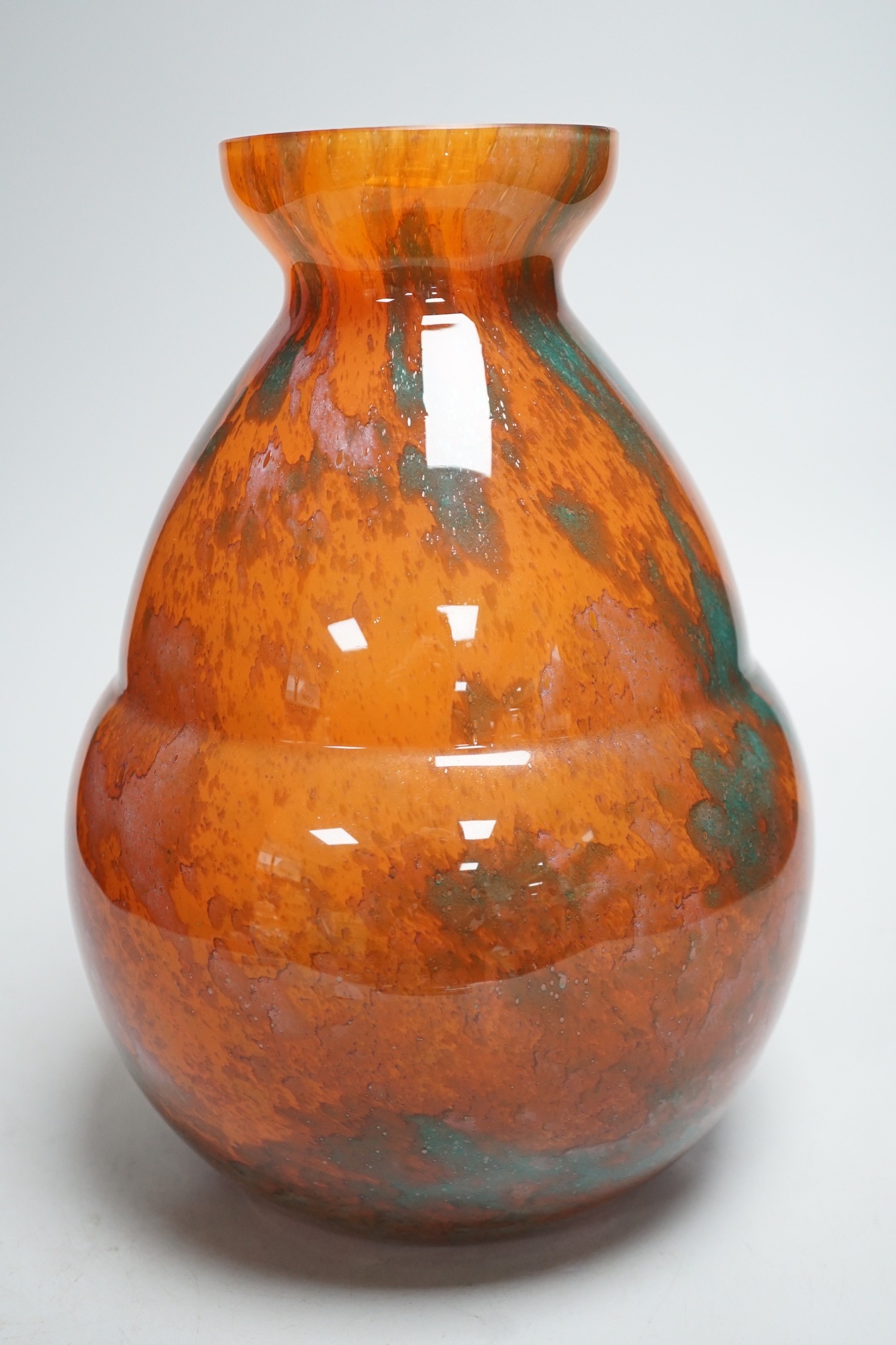 An Art Deco Art glass vase. 29cm tall - Image 2 of 4