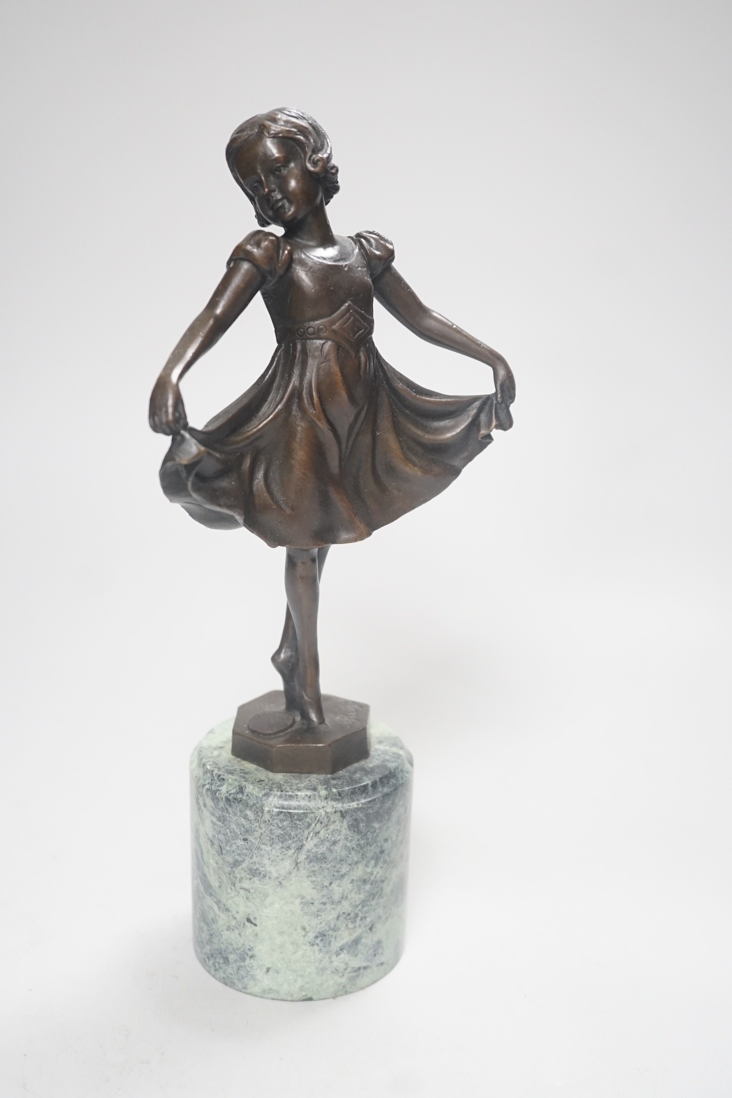 After Ferdinand Preiss (1882-1943), a bronze of a curtsying girl, on marble base, 27cm - Image 2 of 6