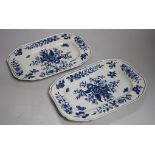 A pair of 18th century Worcester small meat platters printed with the pine cone pattern, 17x25cm