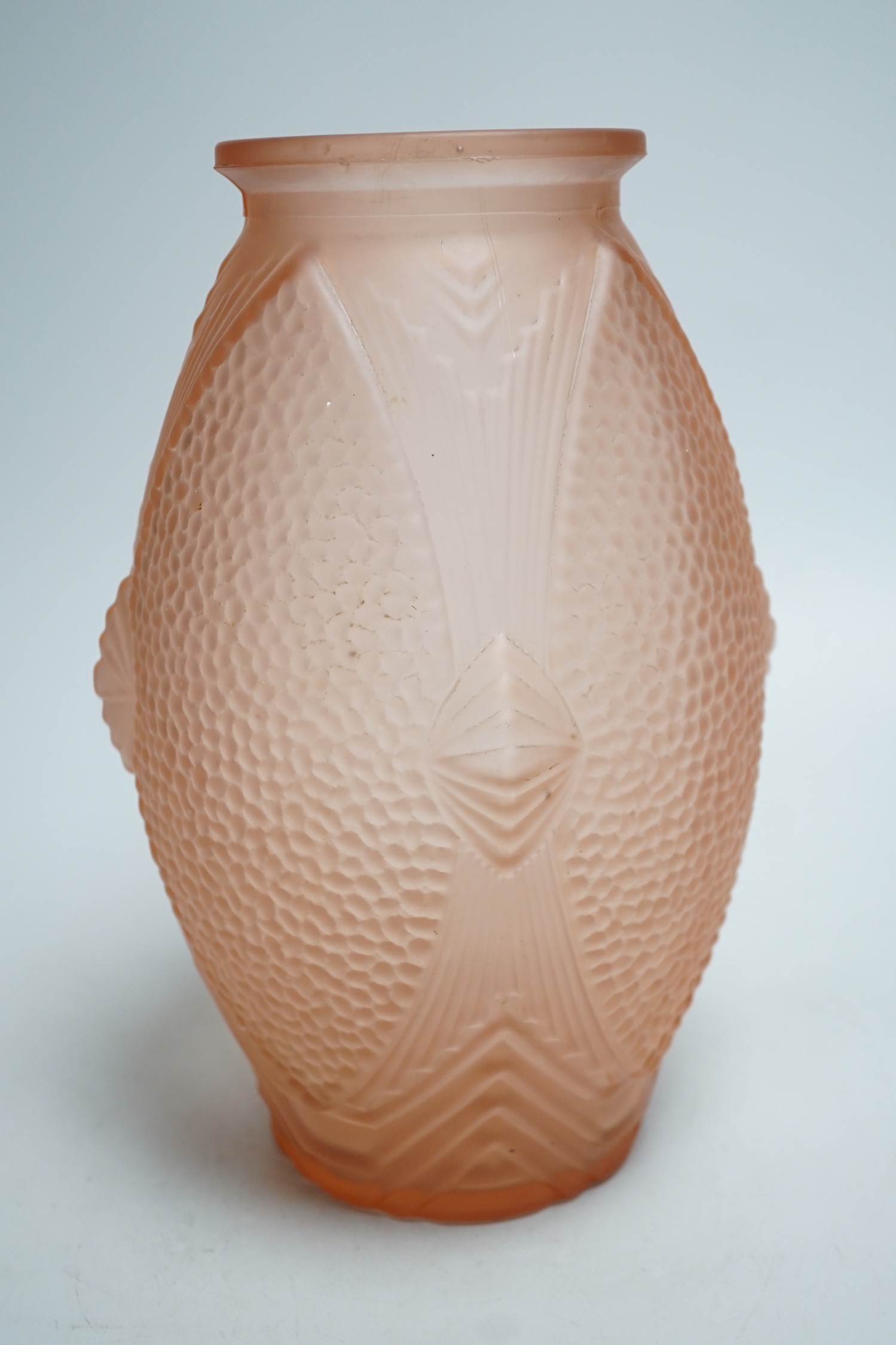 An Art Deco frosted pink vase. 29cm tall - Image 3 of 5