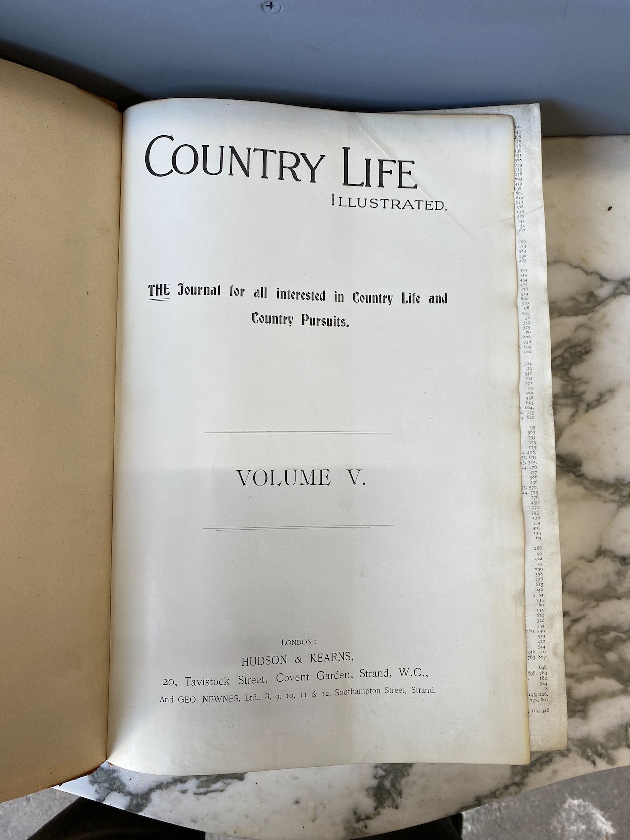 ° ° Country Life, vol.1-166 but lacking vol.34, 1897-1979 and various other later issues. - Image 6 of 8