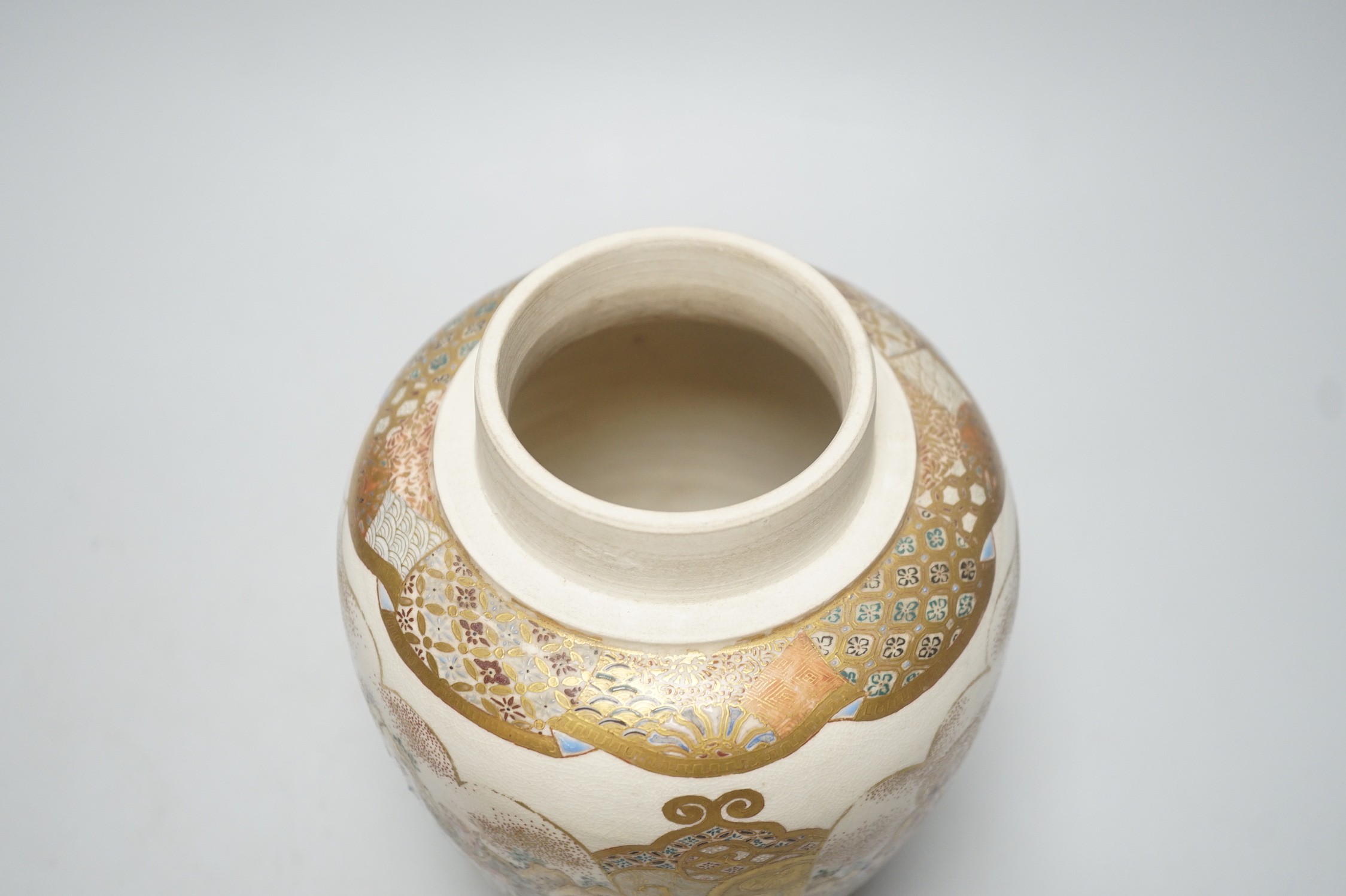 A Japanese Satsuma pot pourri jar and cover, Meiji period, 22cm tall - Image 7 of 8