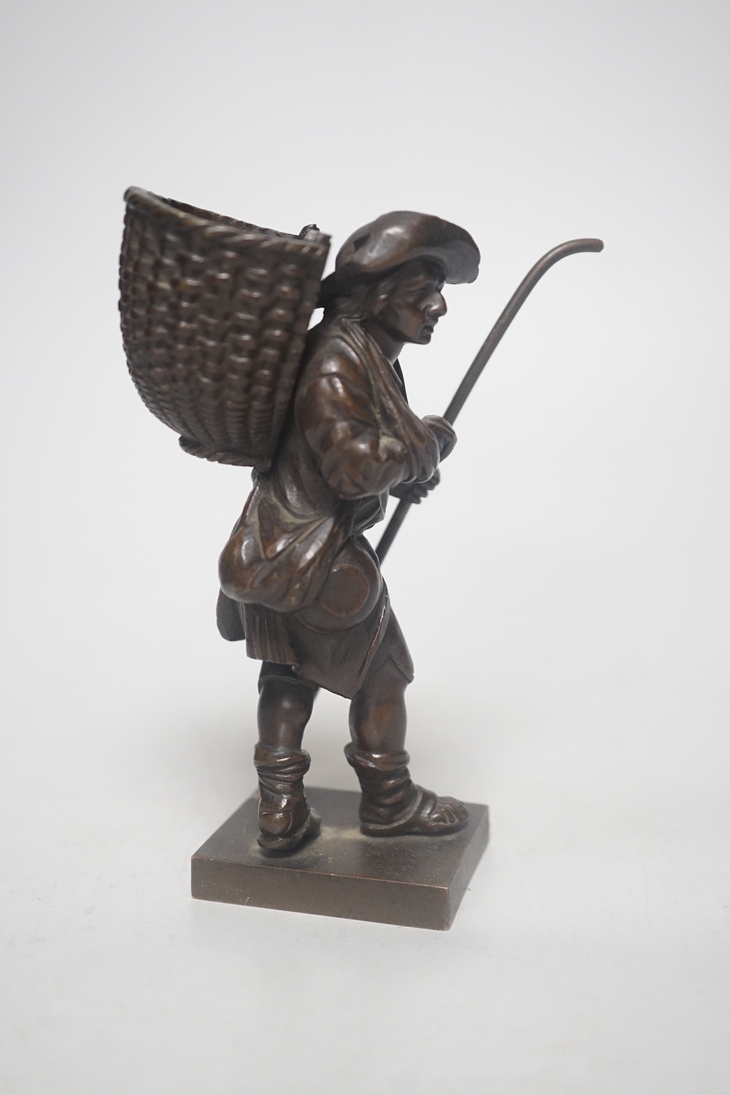 A 20th century bronze of a travelling salesman. 15cm tall - Image 2 of 4