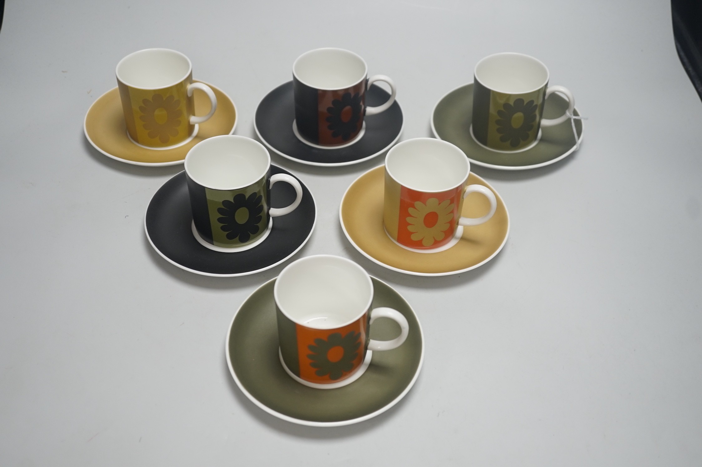 A Susie Cooper ‘Carnaby Daisy’ pattern part teaset - Image 2 of 4