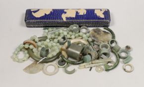A Chinese hardstone bead necklace and related jade, jadeite etc. jewellery parts