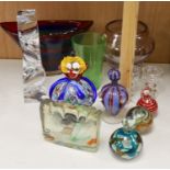 Mixed Murano and other art glass: including a Murano glass “aquarium” paperweight, label to base,