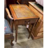 A reproduction mahogany Pembroke table with leather inset top, width 44cm, depth 61cm, height 68cm