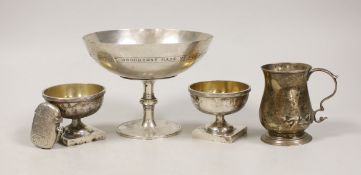 An Edwardian planished silver tazza, with engraved inscription, Robert Woodhouse, London, 1905,