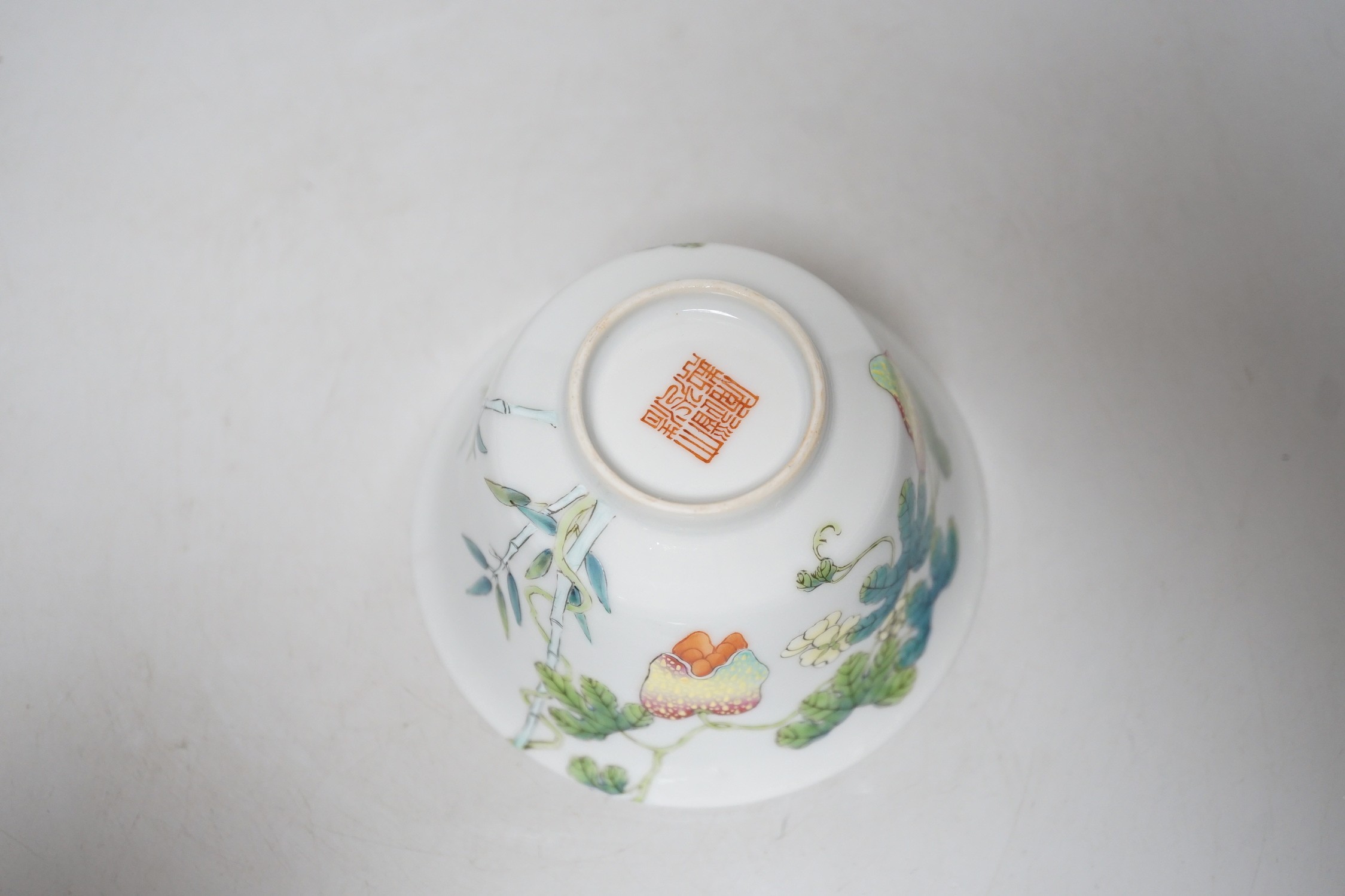 A Chinese famille rose bowl and cover. 9cm tall overall - Image 6 of 8