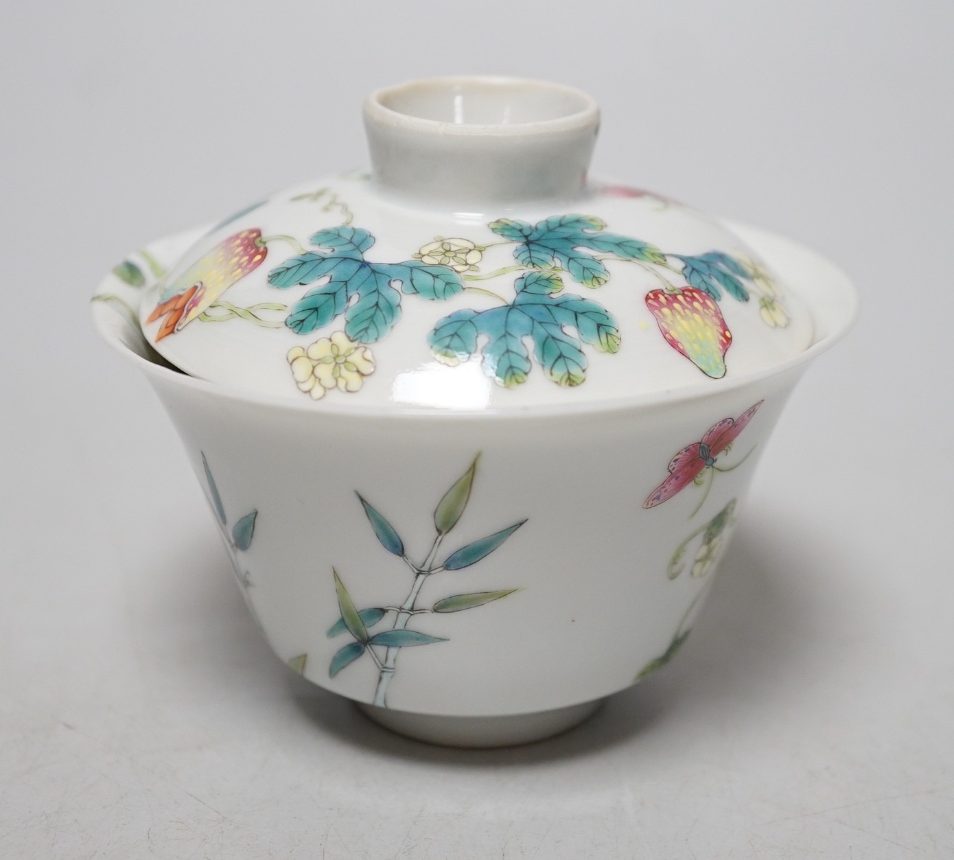 A Chinese famille rose bowl and cover. 9cm tall overall - Image 3 of 8