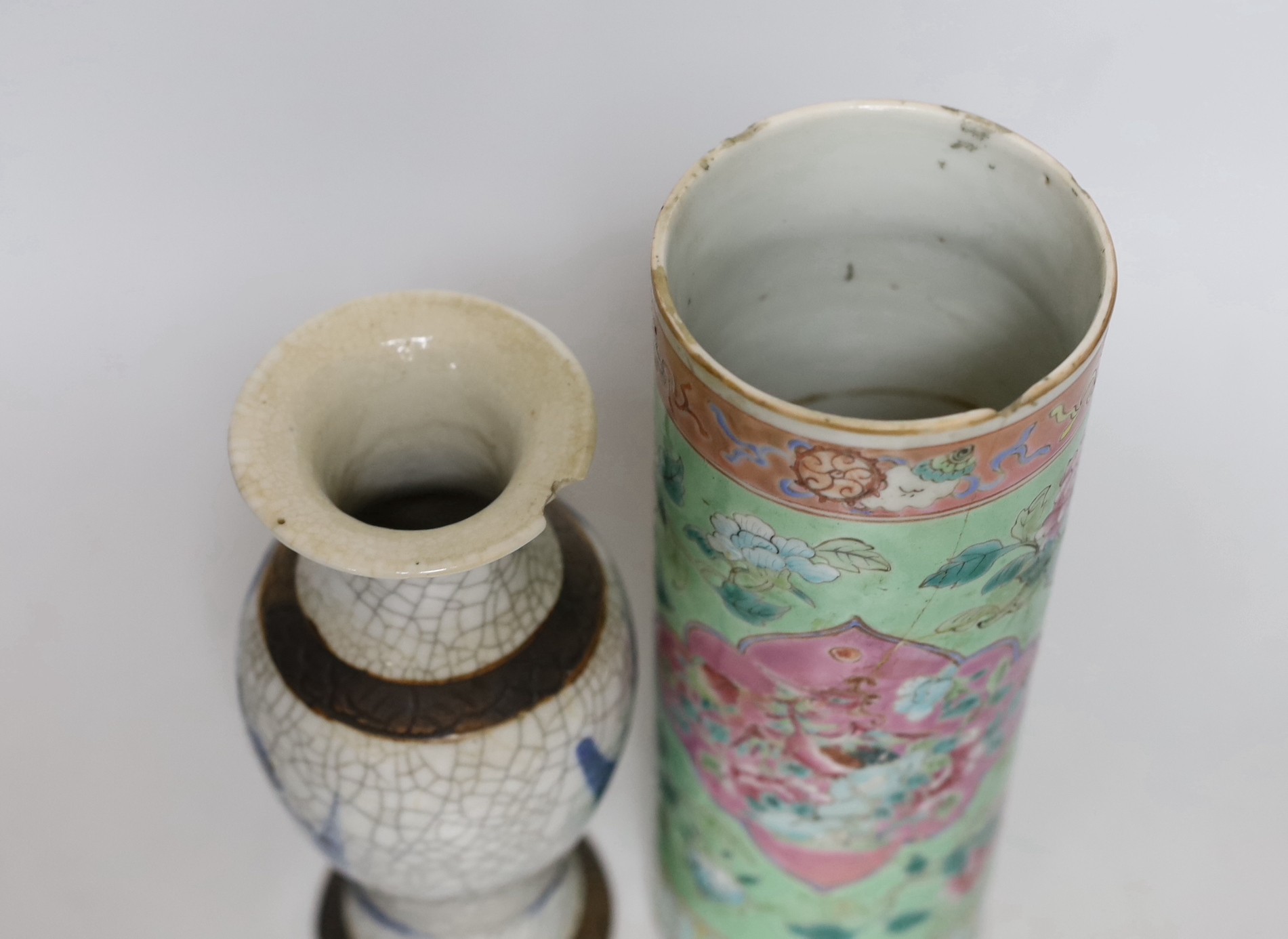 A Chinese Straits green ground sleeve vase and a Chinese blue and white crackle glaze vase, sleeve - Image 3 of 4