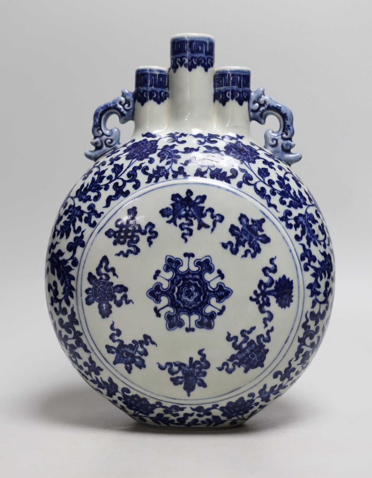 A Chinese blue and white moonflask, 8.5cms high - Image 3 of 5