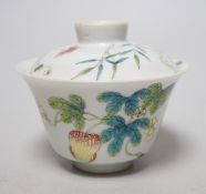 A Chinese famille rose bowl and cover. 9cm tall overall