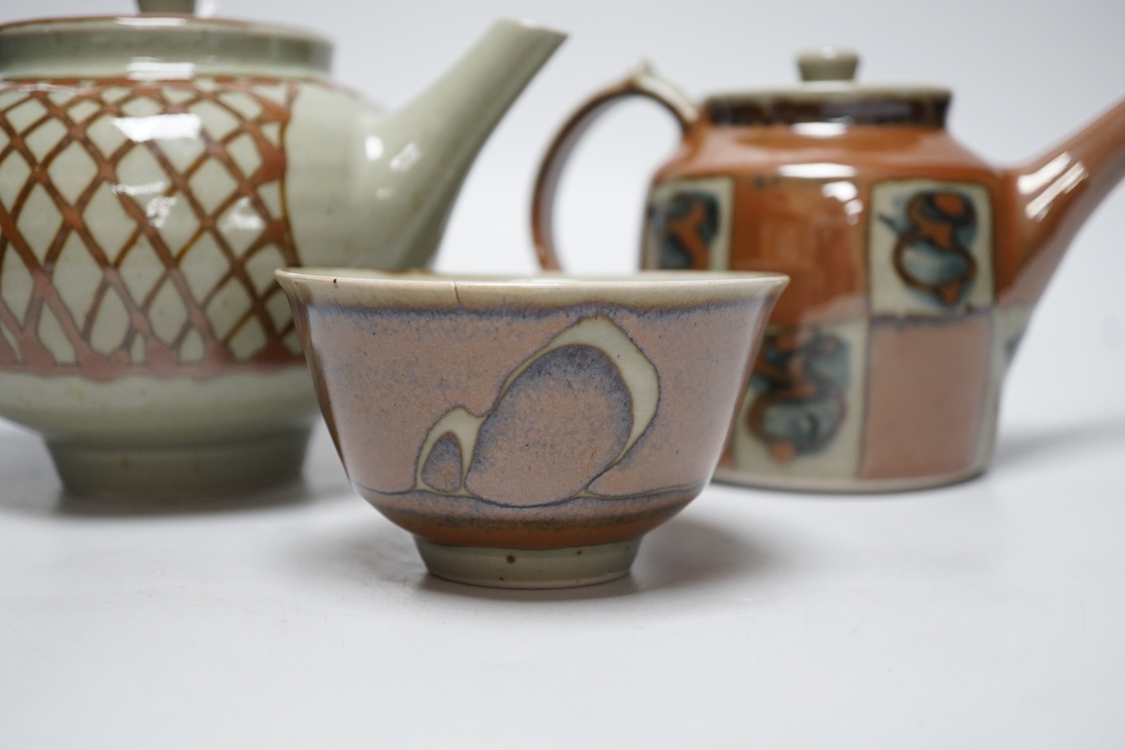 David Frith Brookhouse studio pottery: two teapots and a sugar bowl - Image 2 of 6