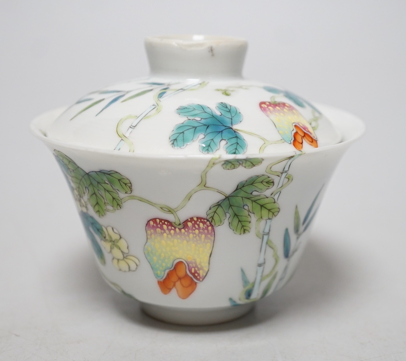 A Chinese famille rose bowl and cover. 9cm tall overall - Image 2 of 8