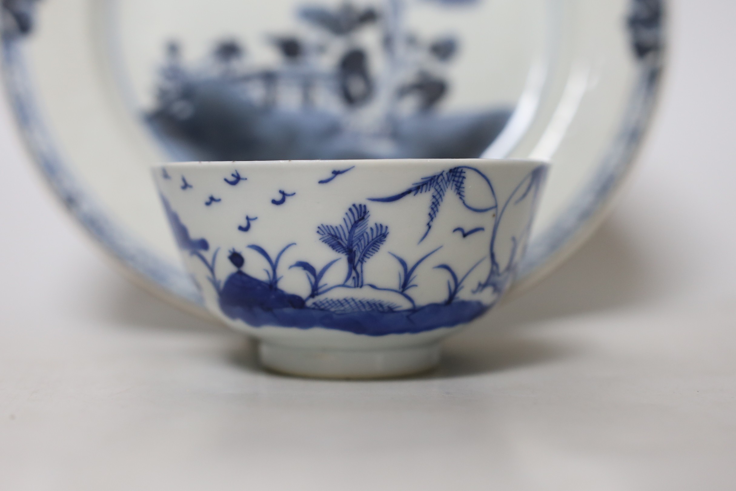 An 18th century Chinese blue and white plate, together with a cloisonné enamel dragon vase and a - Image 2 of 7