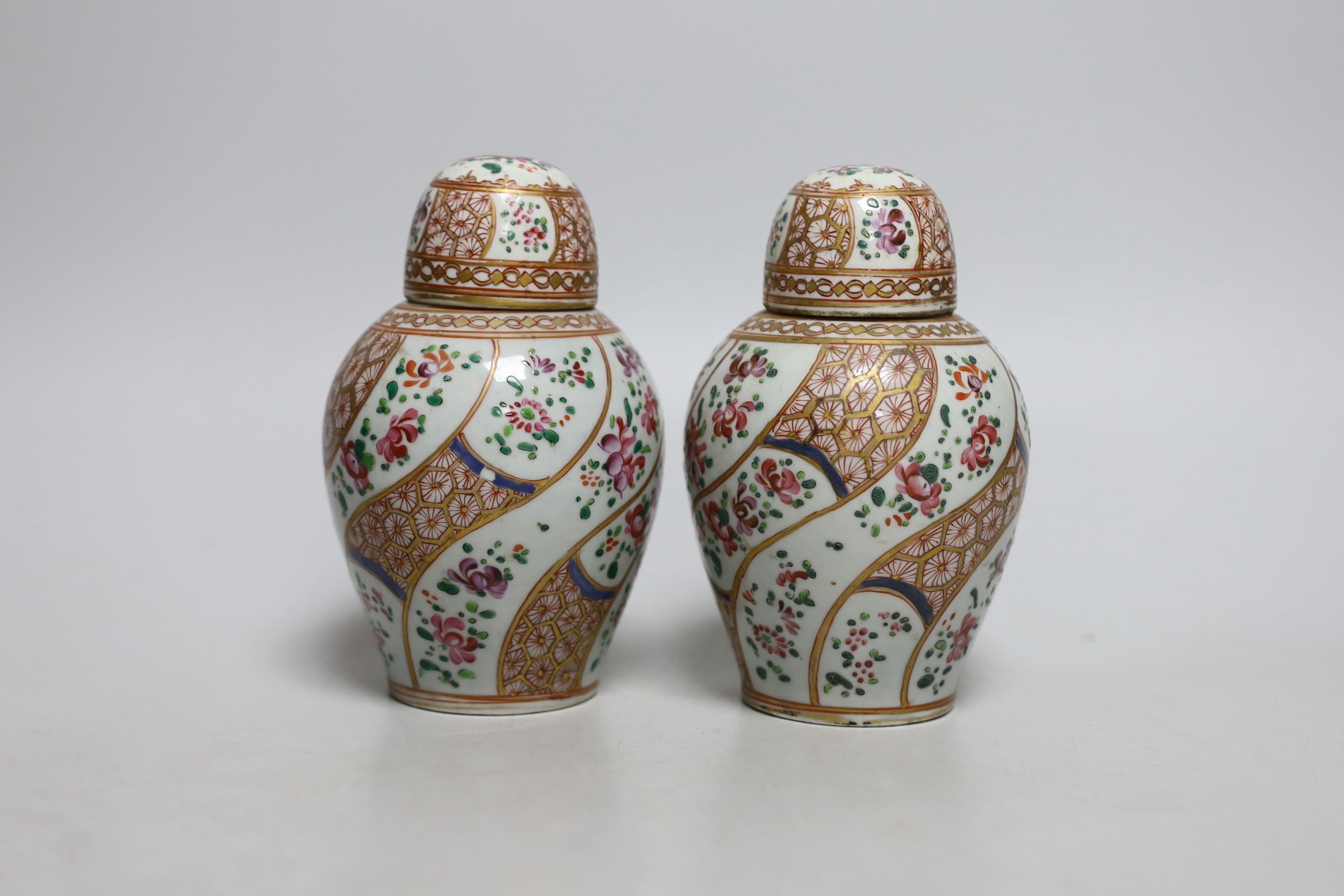 A pair of 19th century Samson of Paris jars and covers, 14cm - Image 2 of 5