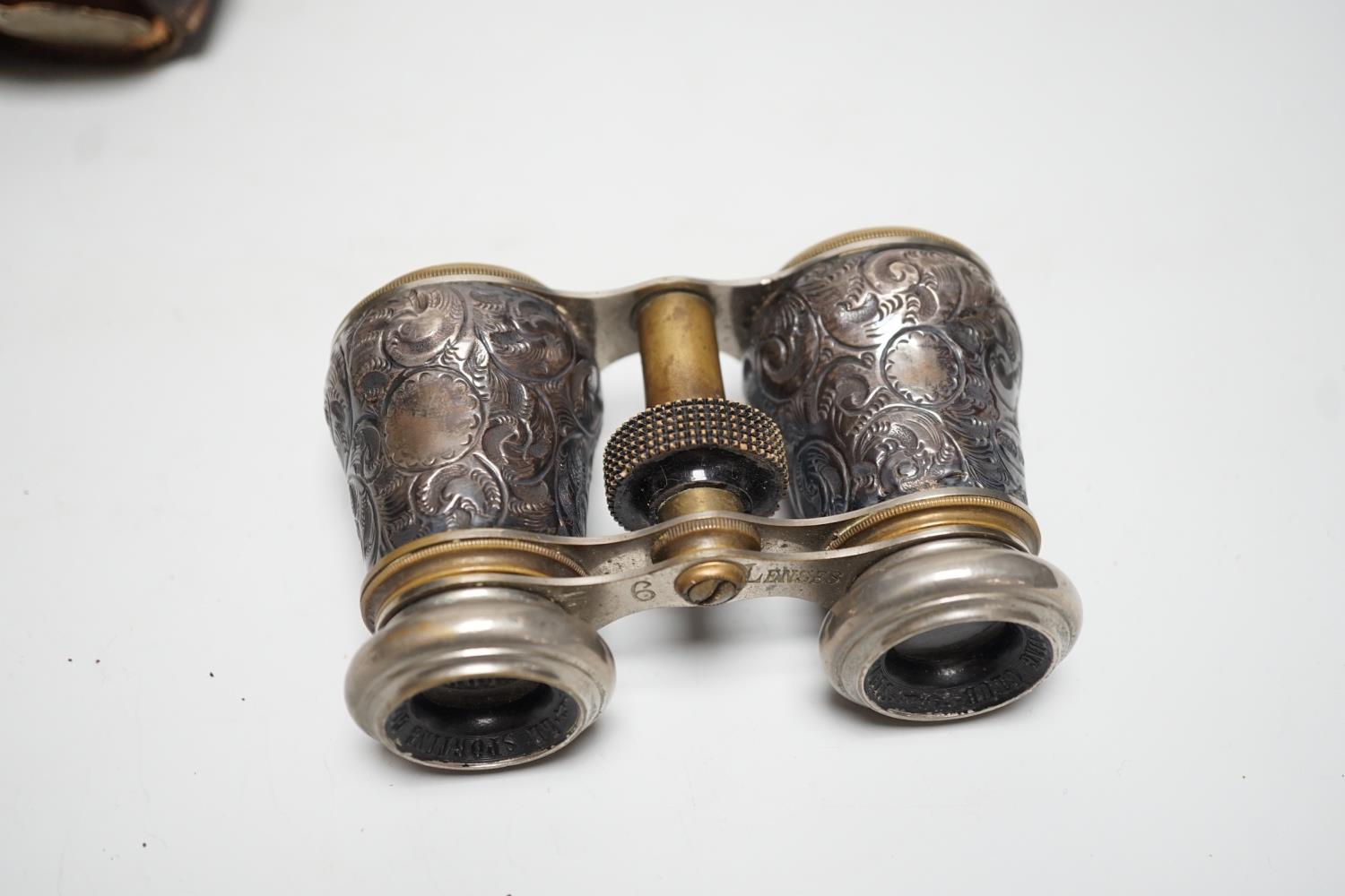 A pair of late Victorian repousse silver mounted brass opera glasses, Birmingham, 1900, (cased) - Image 2 of 4