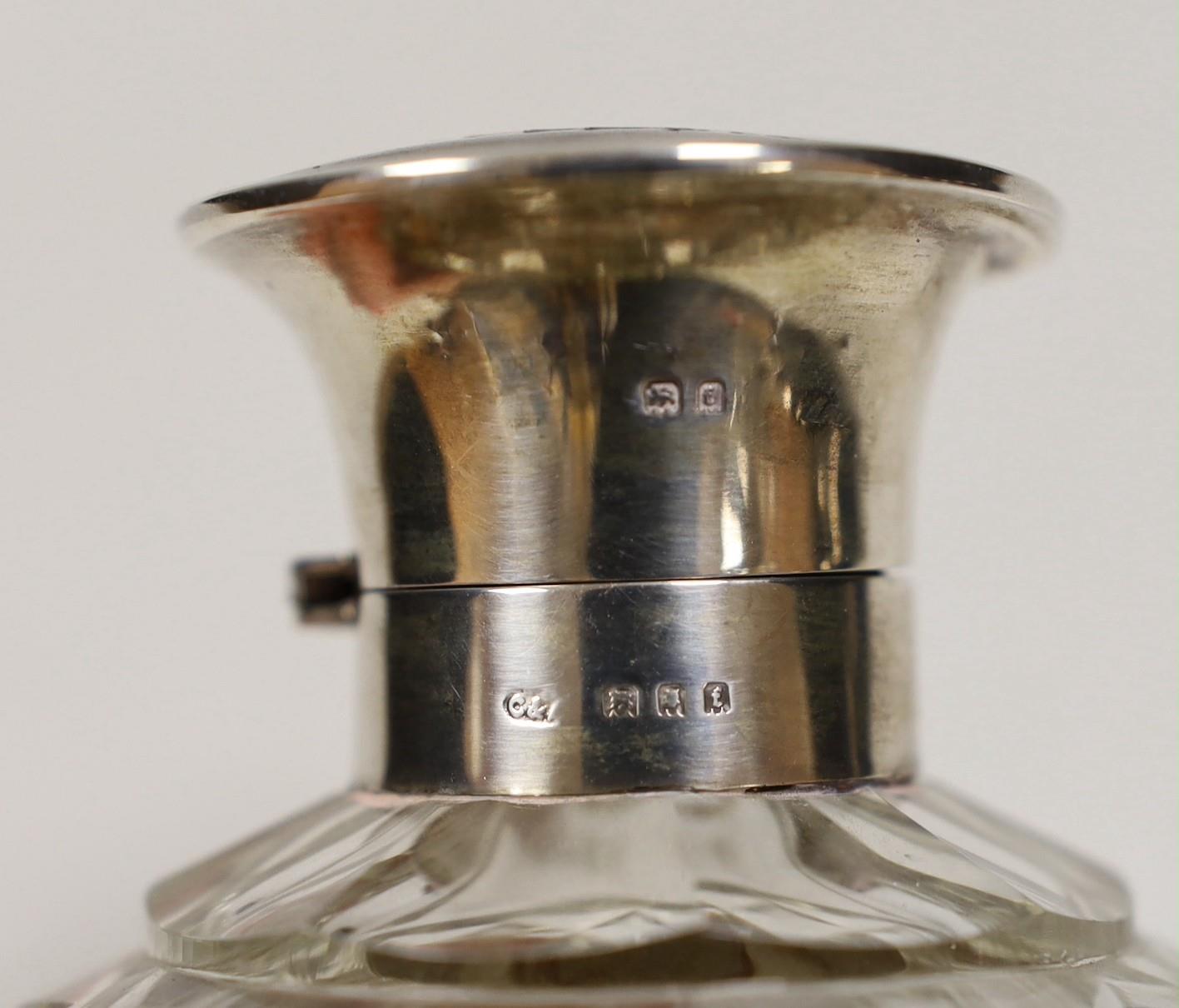 A George V silver and tortoiseshell pique mounted heavy cut glass scent bottle, London, 1921, height - Image 3 of 3