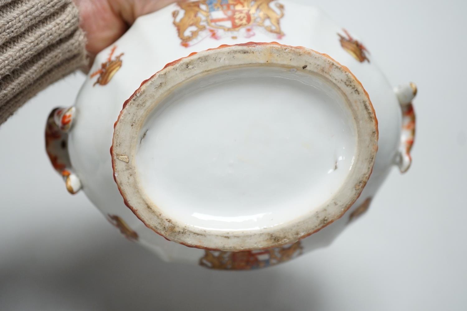 An 18th century Chinese Export armorial small tureen cover, William Nassau de Zuylestein, Earl of - Image 7 of 10